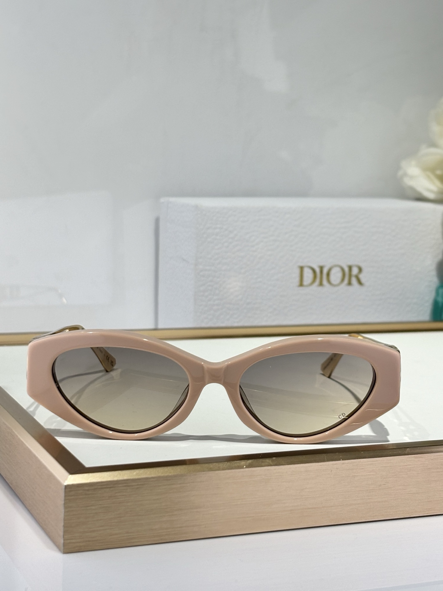  DIO*
MODEL：30Montaigne B6I
