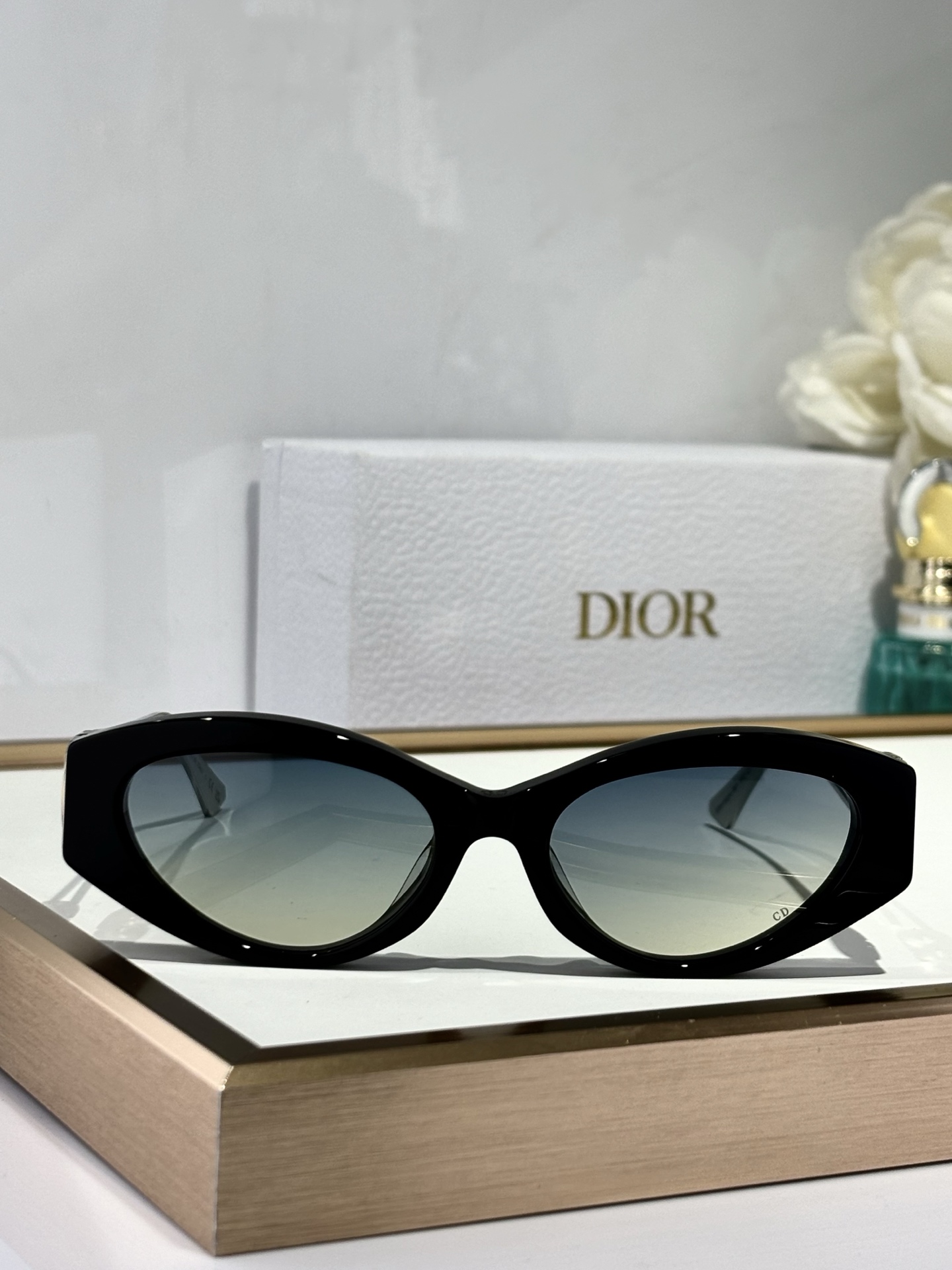  DIO*
MODEL：30Montaigne B6I
