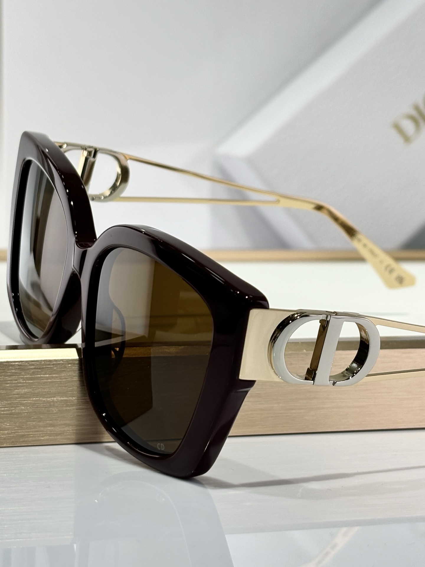  DIOR
MOD30Montaigne S13F
