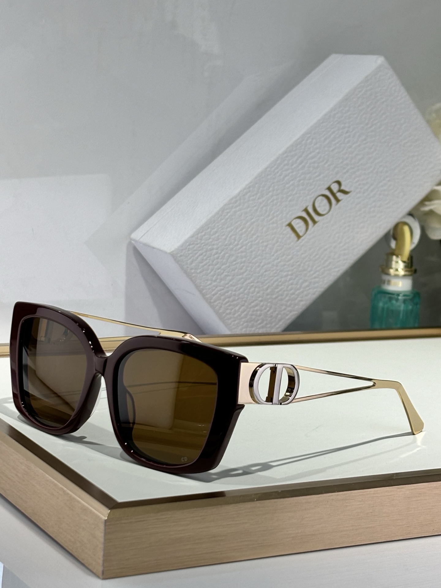  DIOR
MOD30Montaigne S13F

