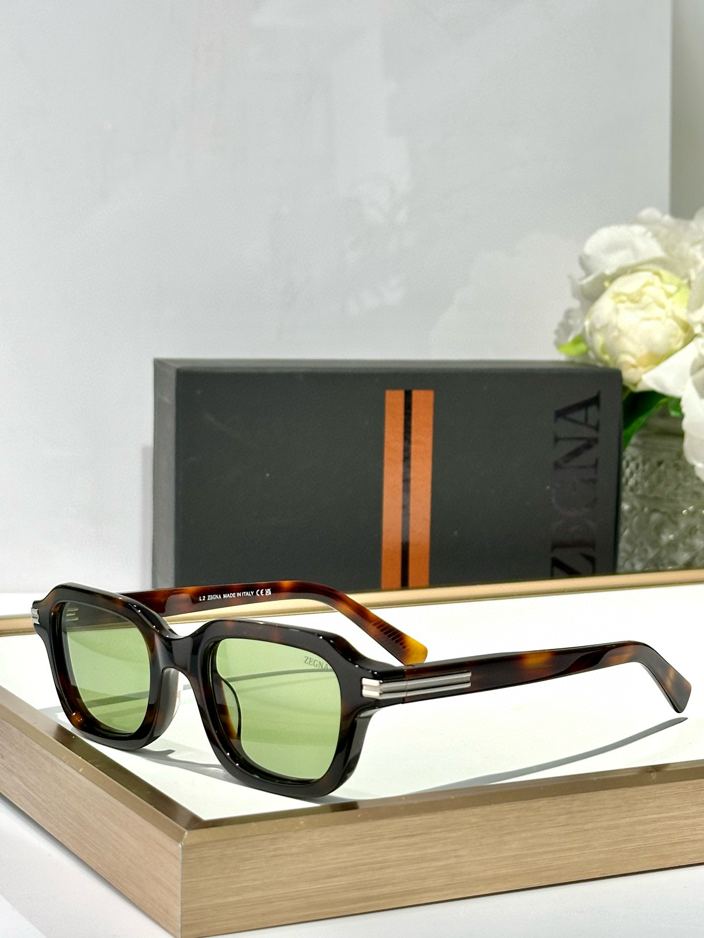  Ermenegildo Zegna
MODEZO239
Size51-22-145
演绎全新先锋时尚
