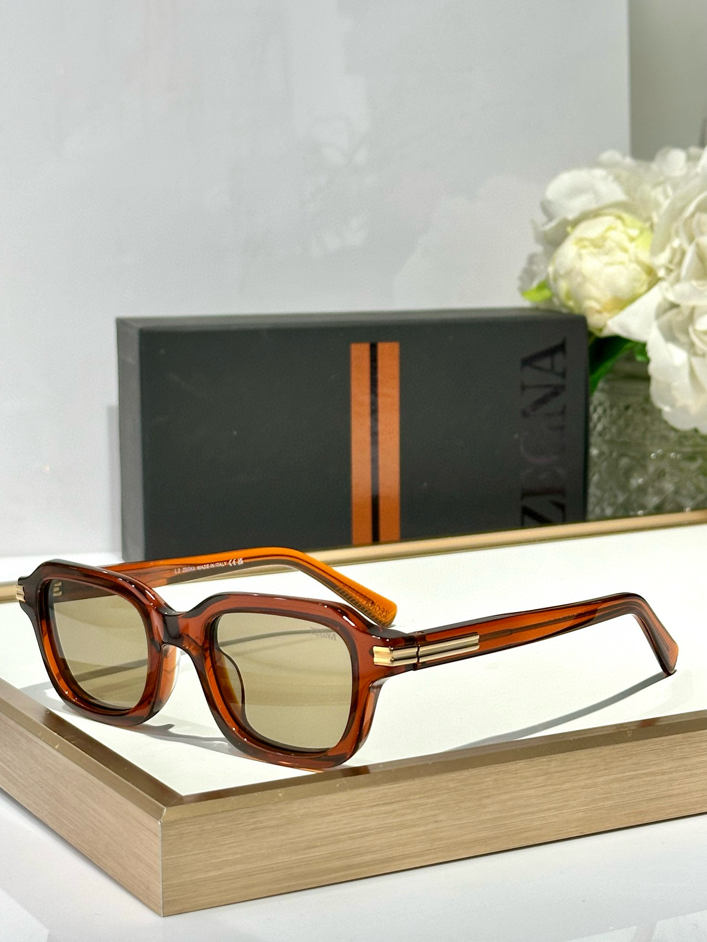  Ermenegildo Zegna
MODEZO239
Size51-22-145
演绎全新先锋时尚
