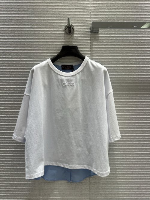 Gucci Women's Oversized Two Tone Cotton T-Shirt, Casual & Fashionable 1 Gucci Women's Oversized Two Tone Cotton T-Shirt, Casual & Fashionable
