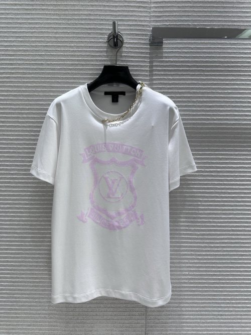 Louis Vuitton V.25 Valentine's T-Shirt with Chain, Soft Cotton, Slim Fit 1 Louis Vuitton V.25 Valentine's T-Shirt with Chain, Soft Cotton, Slim Fit