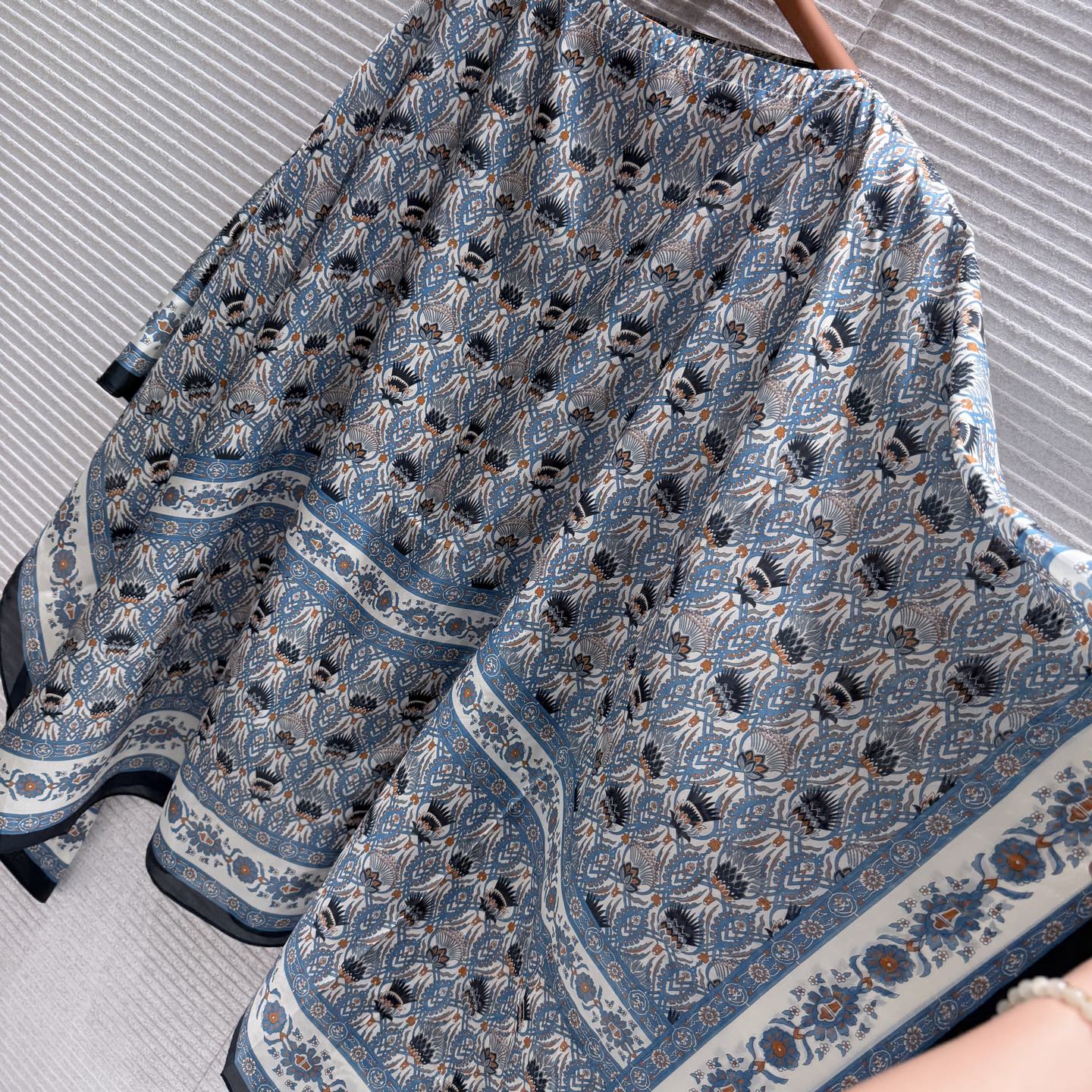 로로피아나 여성 긴팔 131644 Loro Piana Long Sleeve 썸네일 이미지