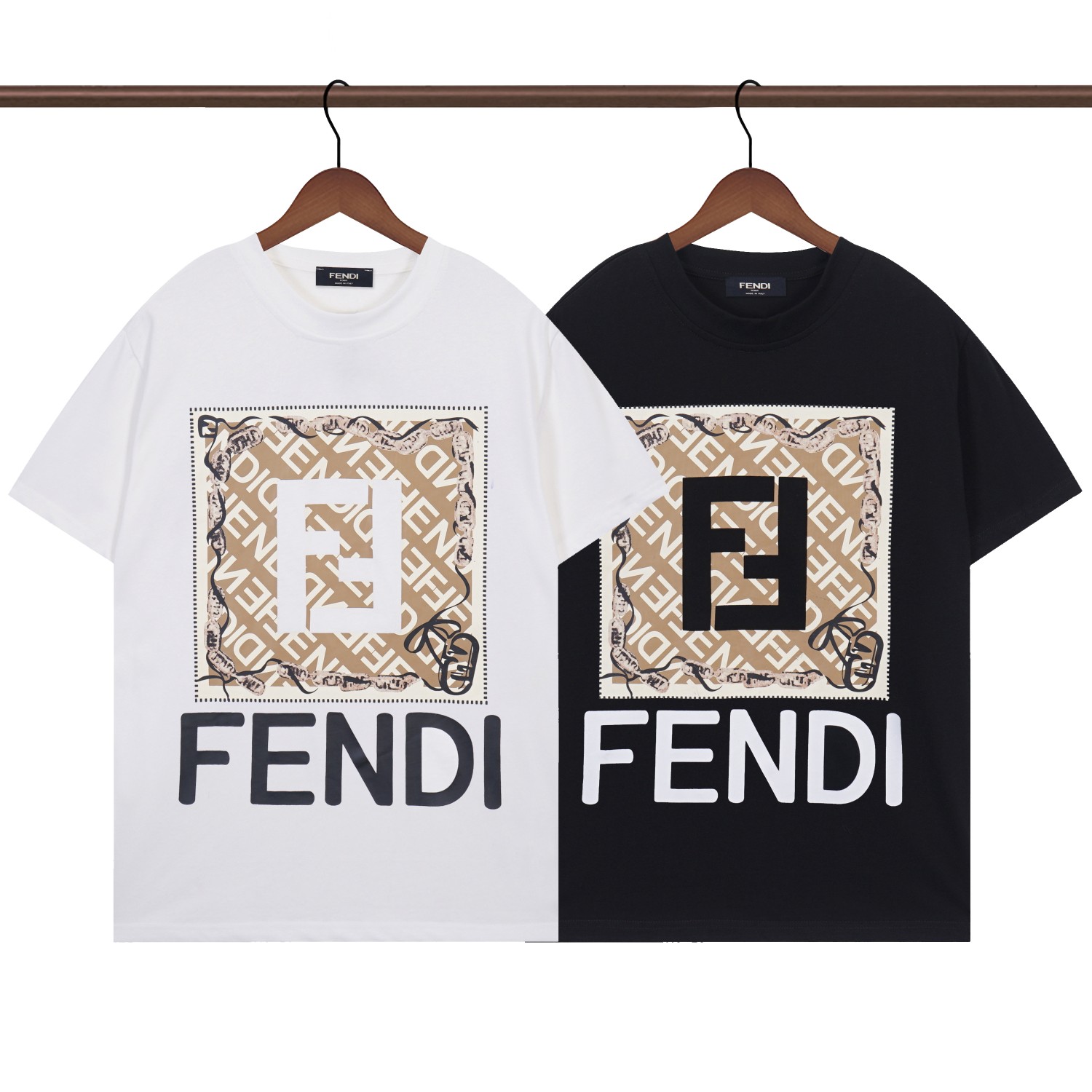 660# Fendi 2024新款 批 面料：32支双纱纯棉 230克 实拍现货：前幅Logo图案印花 颜色：黑色 白色 码数： S M L XL 2XL 3XL 6️⃣个码
