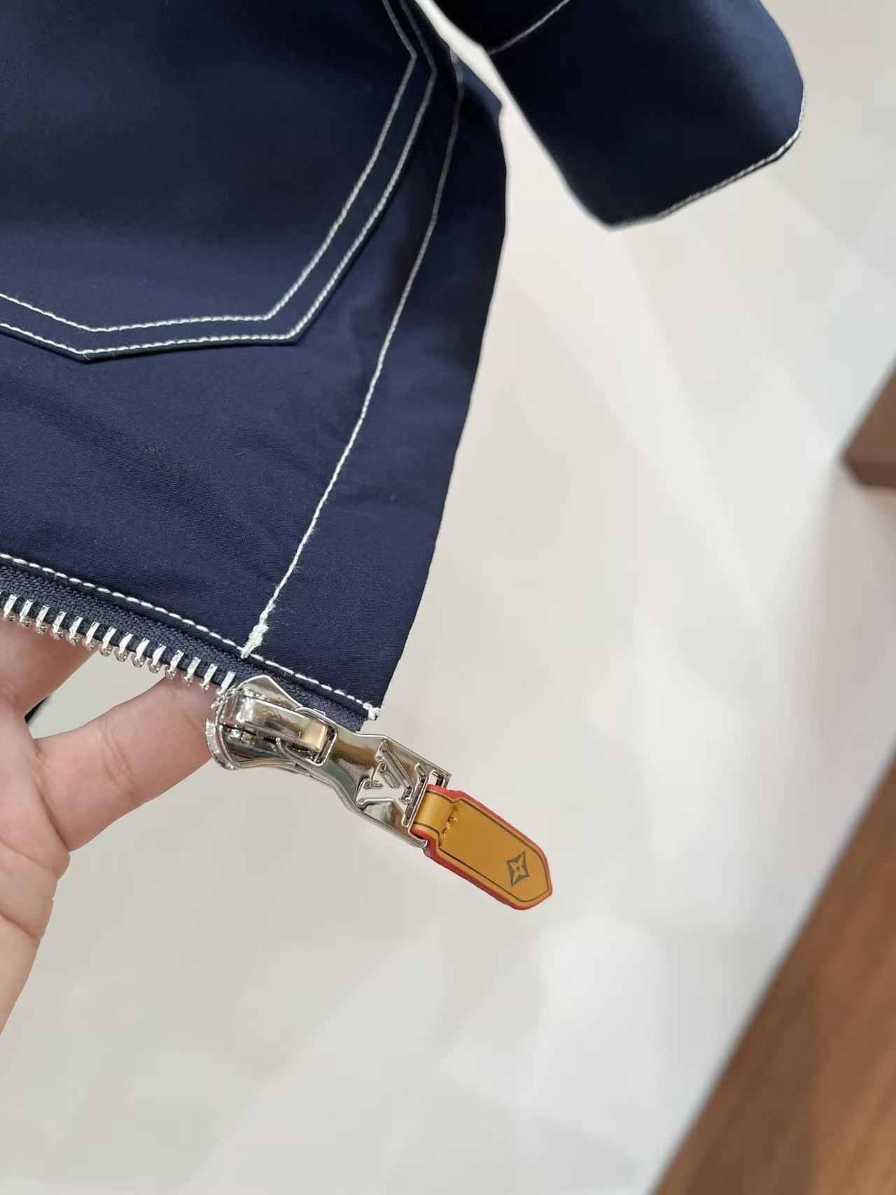 2️⃣0️⃣2️⃣5️⃣LV蓝色绗缝羽绒，超正的蓝，清冷又高级，在沉闷的冬日里宛如一抹灵动的天空，超级吸