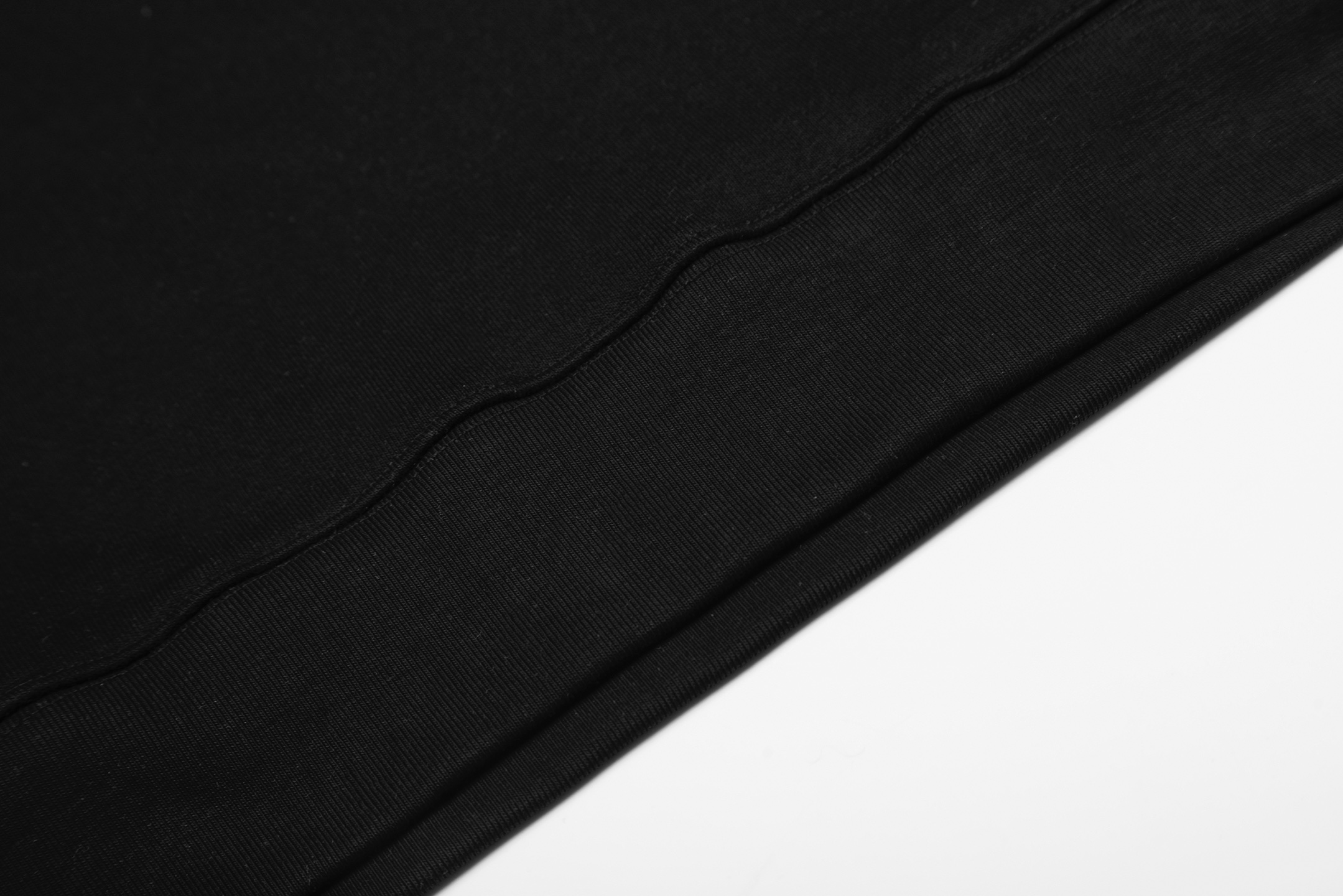 Loewe/罗意威25SS 胸口皮革贴布连帽长袖卫衣