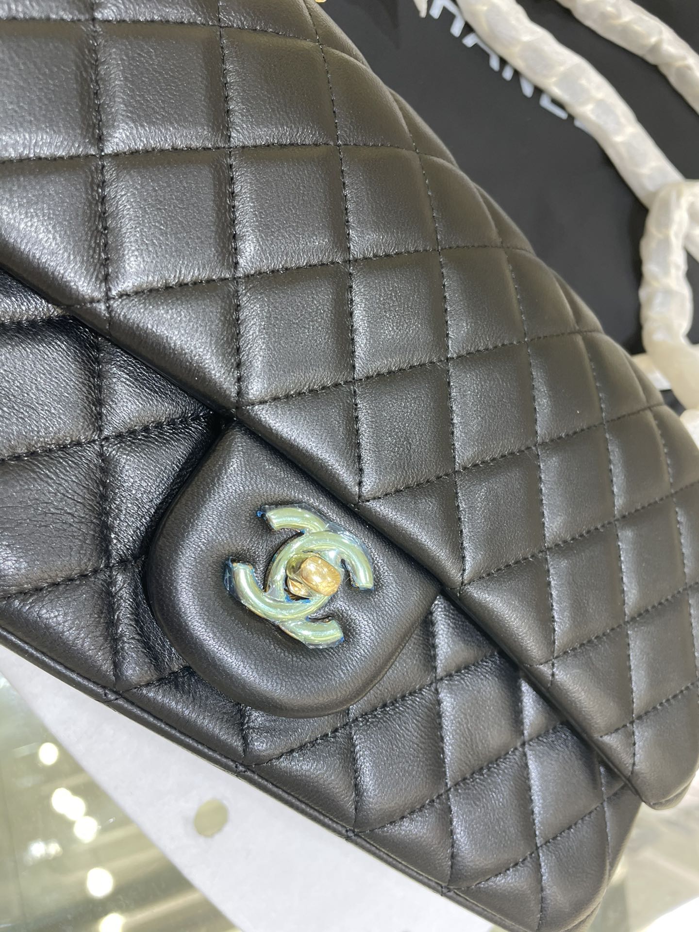 Chanel 升级版小香Cf25cm 质量380小羊皮，炸翻天的高级感，随手拍都能炸几条街 偷笑