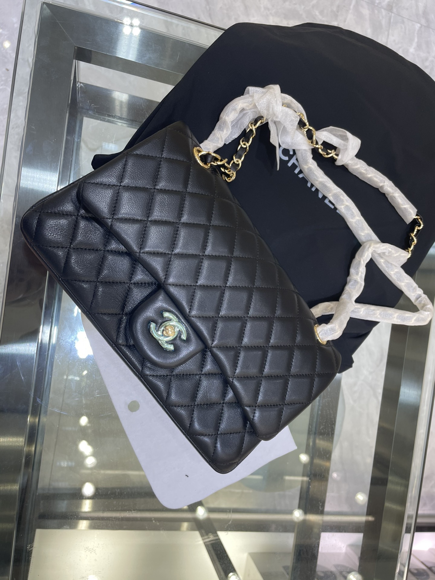 Chanel 升级版小香Cf25cm 质量380小羊皮，炸翻天的高级感，随手拍都能炸几条街 偷笑