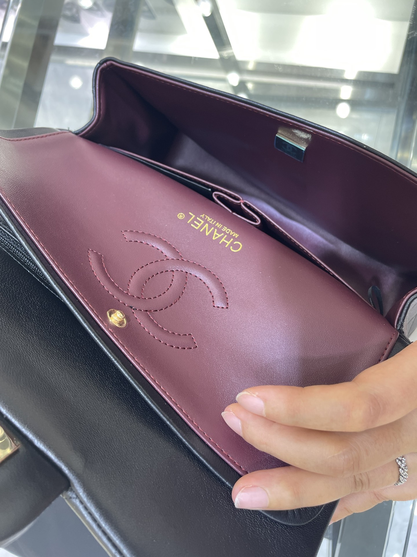 Chanel 升级版小香Cf25cm 质量380小羊皮，炸翻天的高级感，随手拍都能炸几条街 偷笑