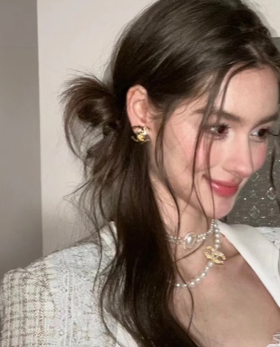 NO:632954,Whoever brings beauty~,Cardia high-end jewelry19860909谁带谁美～,,卡迪亚高端饰品,Jewelry