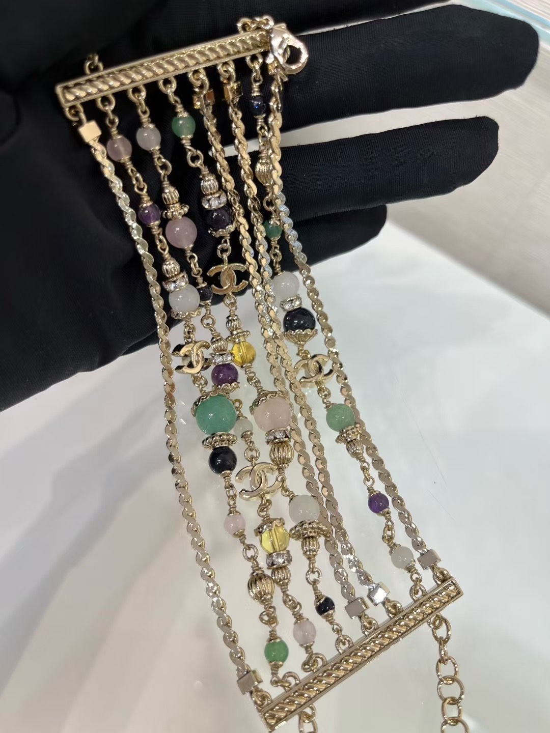 NO:634017,88330, today's new heavy industry multi-layer bracelet * 25A new golden double C color multi-treasure crystal wide version multi-layer bracelet This year's crystal fire, Xiangxiang also has a lot of crystal elements. The healing color scheme is suitable for spring and summer, gentle and temperament. The multi-layer chain design is so brilliant to wear. It looks great. The same brass material crystal as yb. Bracelet high-end handmade workshop series, bracelet, Cartier high-end jewelry1986090988330,今日新品重工多层手链 * 25A新款金色双C彩色多宝水晶宽版多层手链 今年水晶大火,香香也出了很多水晶元素 治愈系配色好适合春夏温柔又气质 多层链条设计佩戴上手太出彩了巨好看 yb一样黄铜材质水晶 手链高级手工坊系列,,bracelet,卡迪亚高端饰品,Jewelry