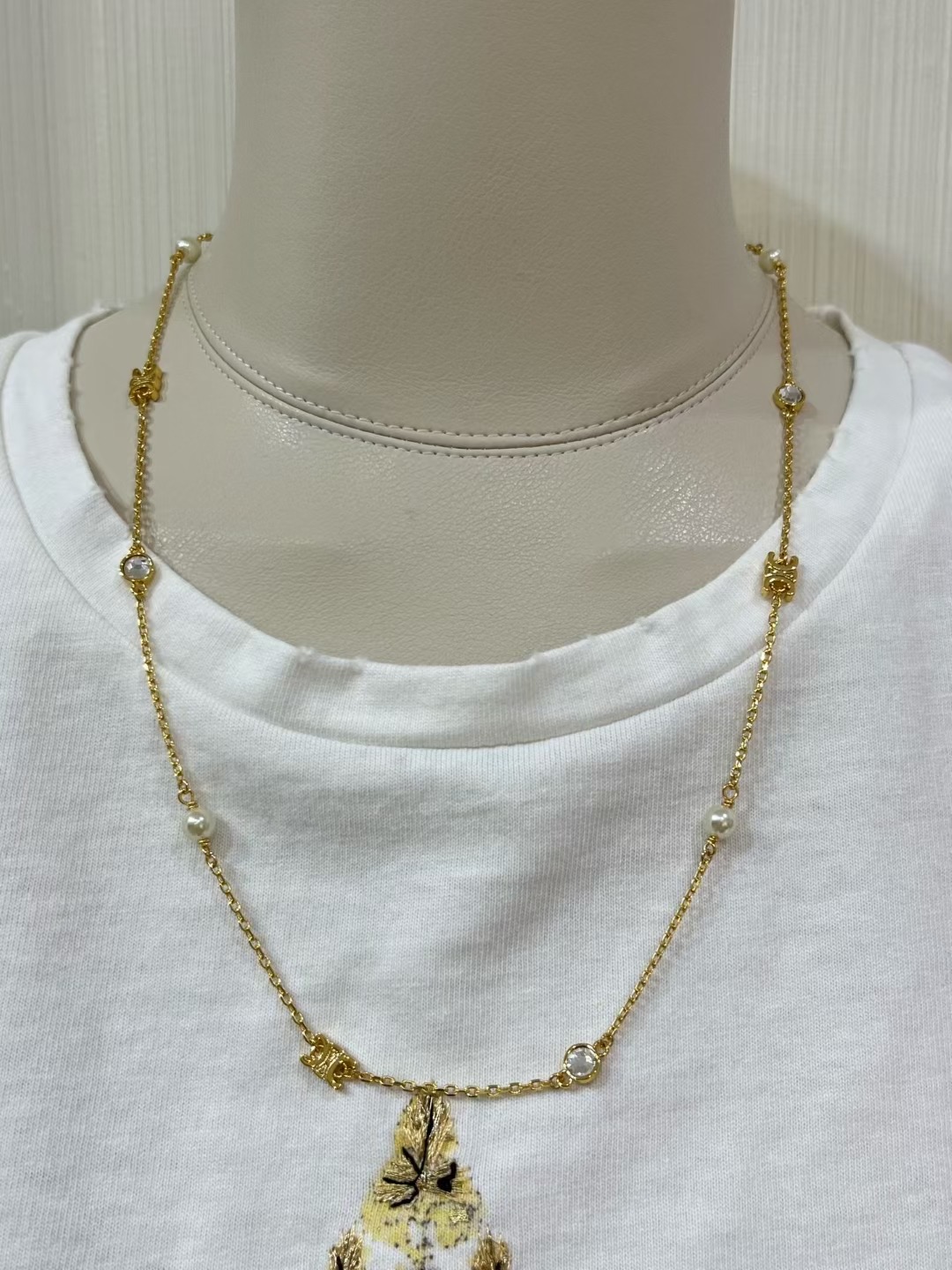 NO:634500,88200, today's new product * 25 years new golden Arc de Triomphe pearl crystal necklace, pearls + rhinestones + Arc de Triomphe, embellished with thin chain body, completely in my aesthetic point, fashionable, age-reducing and noble, super versatile to buy, YB same brass material, Swarovski diamonds, customized pearls, necklaces, Swarovski crystals, necklace, Cartier high-end jewelry1986090988200,今日新品 * 25年新款金色凯旋门珍珠水晶项链 珍珠+水钻+凯旋门 点缀细细的链身 完全长在我的审美点上 时髦减龄又贵气 超级百搭买就对啦 yb一样黄铜材质 施华洛钻 定制珍珠 项链,施华洛水晶,,necklace,卡迪亚高端饰品,Jewelry