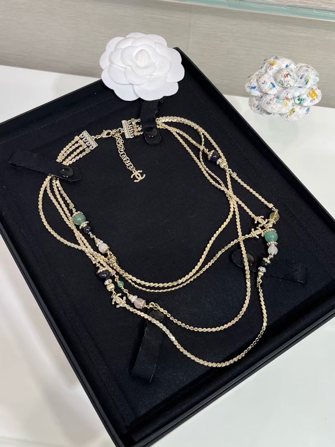 NO:634192,88350, today's new heavy industry multi-layered sweater chain * 25A new golden double C color multi-layered crystal multi-layered necklace This year's crystal fire, Xiangxiang also has a lot of crystal elements. The healing color scheme is suitable for spring and summer, gentle and temperament. The multi-layered chain design has a stacking effect. It's brilliant. The same brass material crystal sweater chain as yb. High-end handmade workshop series, sweaters, necklace, Cardia high-end jewelry1986090988350,今日新品重工多层毛衣链 * 25A新款金色双C彩色多宝水晶多层项链 今年水晶大火,香香也出了很多水晶元素 治愈系配色好适合春夏温柔又气质 多层链条设计自带叠戴效果 太出彩了 yb一样黄铜材质水晶 毛衣链 高级手工坊系列,,sweaters,necklace,卡迪亚高端饰品,Jewelry