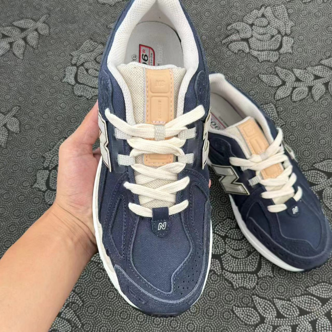 449💰 NB1906R 海军蓝橙配色 🔥 size：36-45 NB系列的老爹鞋有多舒服你们懂 新款配色流出 现货其余1906款同样可接 带图私信 ！ 韩国订单 一直走国外的东西 老外那边就是专柜纯正品 [旺柴] 拼鞋标直接真 无需拼盒 不拼非鉴别，我的NB反馈过无数真 支持90天无理由售后 含质保 ！