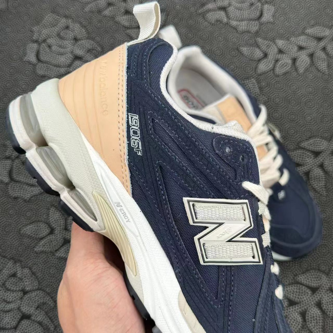 449💰 NB1906R 海军蓝橙配色 🔥 size：36-45 NB系列的老爹鞋有多舒服你们懂 新款配色流出 现货其余1906款同样可接 带图私信 ！ 韩国订单 一直走国外的东西 老外那边就是专柜纯正品 [旺柴] 拼鞋标直接真 无需拼盒 不拼非鉴别，我的NB反馈过无数真 支持90天无理由售后 含质保 ！