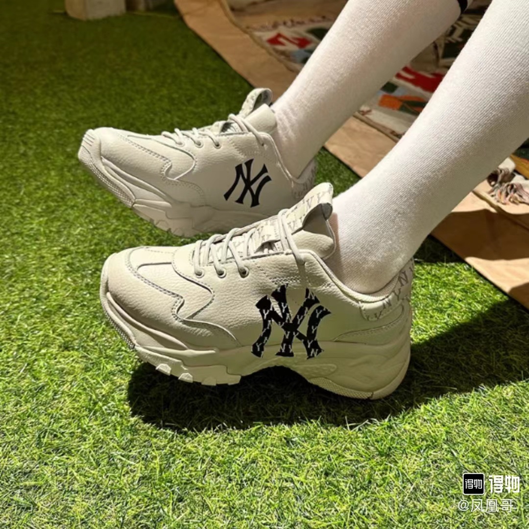 399💰 正品MLB厚底增高老爹鞋 白黑色 size：36.5-44全码可接 全色可接 23年秋冬新款新配色 小红书抖音爆款推荐 各大网红同款 上脚很搭 超适合夏天出门 增高5cm！ 支持得物App/识货App鉴定 支持90天无理由售后 ！