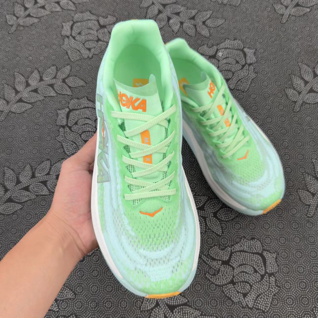 HOKA ONE ONE MachX