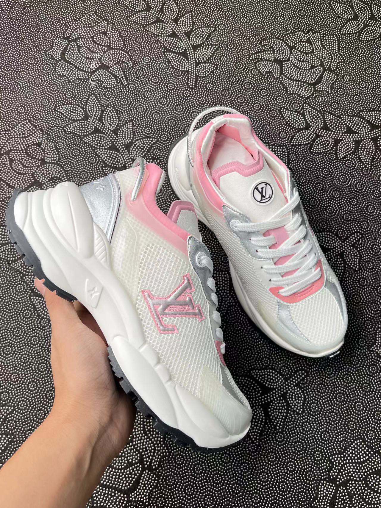 LOUIS VUITTON Run 55 老爹鞋白粉色