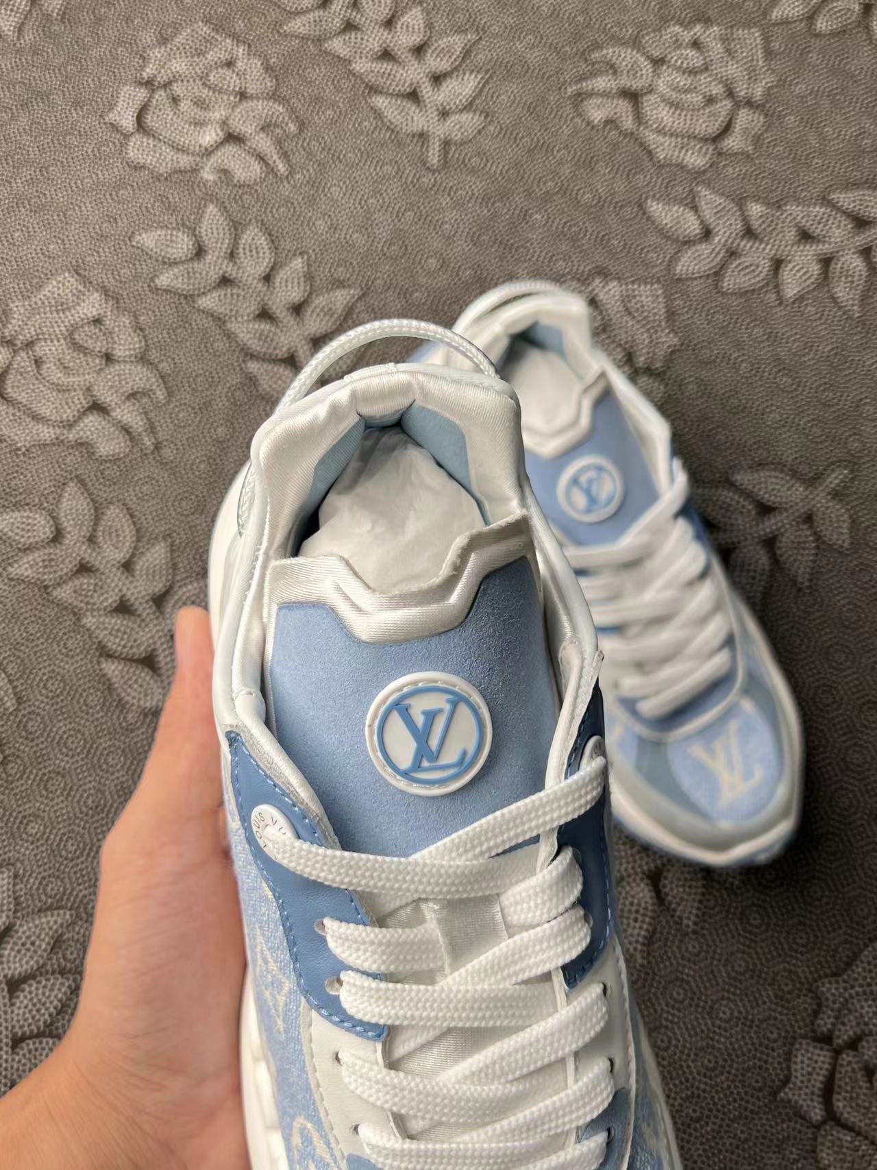 LOUIS VUITTON Run 55 老爹蓝白色