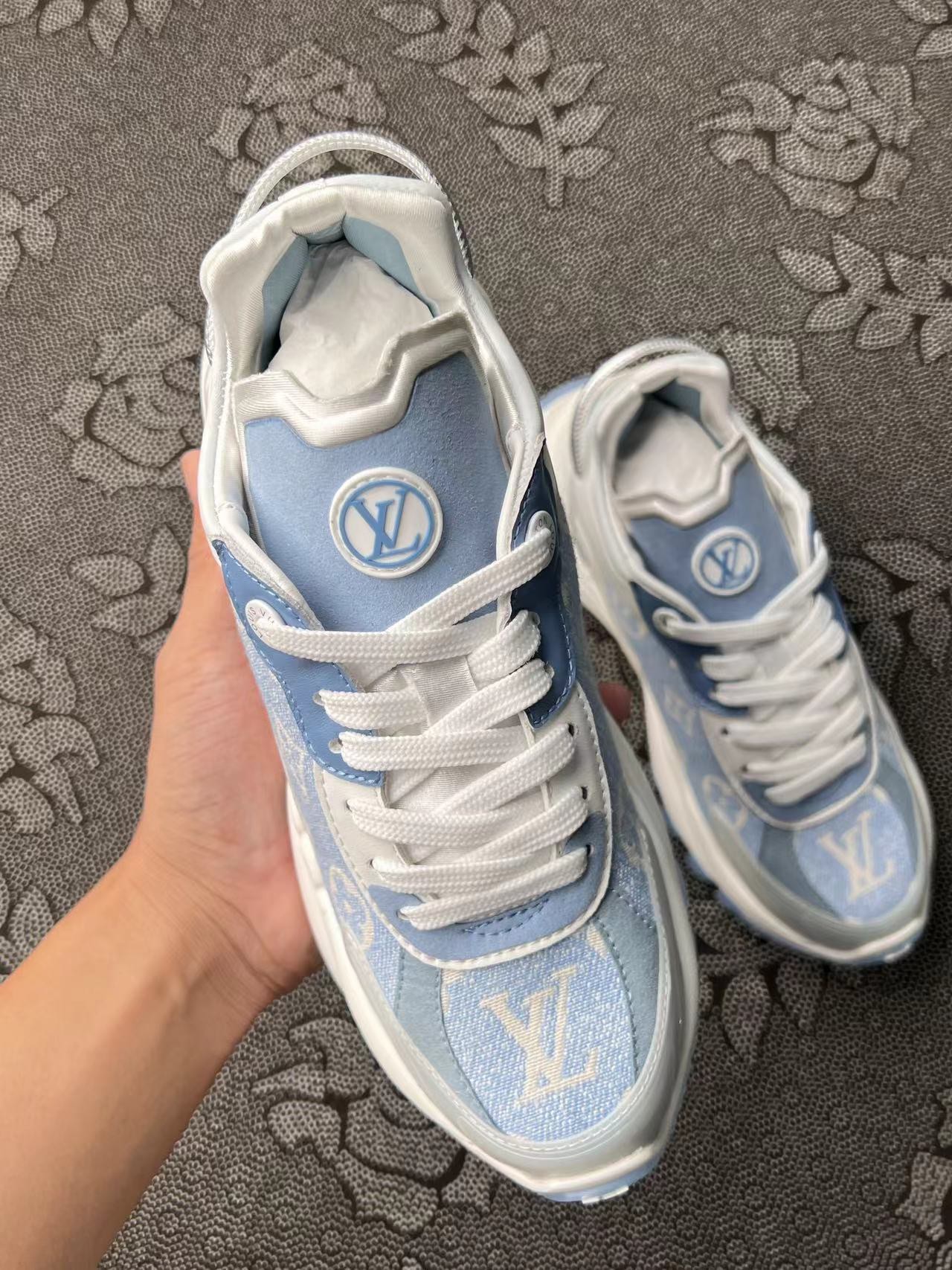 LOUIS VUITTON Run 55 老爹蓝白色