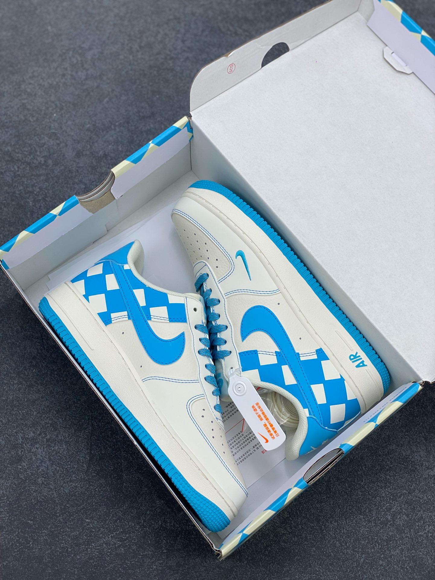 图片[9]-福利特价  Nike Air Force 1 Low \’07 “方块天蓝”低帮空军一号休闲板鞋 定制皮料 原楦原纸板 正品NFC感应芯片 纯正版型 清洁度完美 内置全掌气垫 货号：GZ5688-022 尺码：36 36.5 37.5 38 38.5 39 40 40.5 41 42 42.5 43 44 44.5 45-选品中心