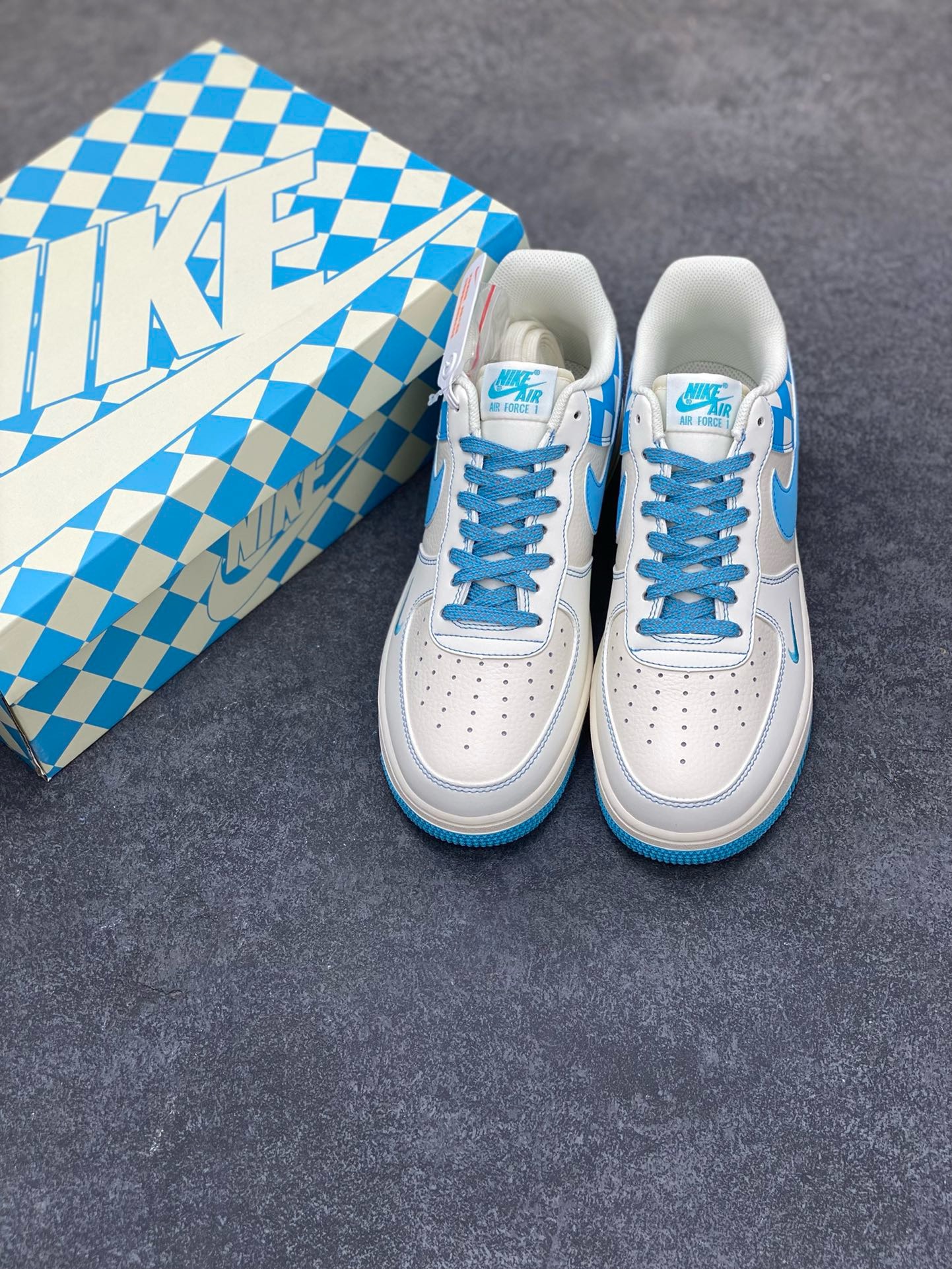 图片[8]-福利特价  Nike Air Force 1 Low \’07 “方块天蓝”低帮空军一号休闲板鞋 定制皮料 原楦原纸板 正品NFC感应芯片 纯正版型 清洁度完美 内置全掌气垫 货号：GZ5688-022 尺码：36 36.5 37.5 38 38.5 39 40 40.5 41 42 42.5 43 44 44.5 45-选品中心