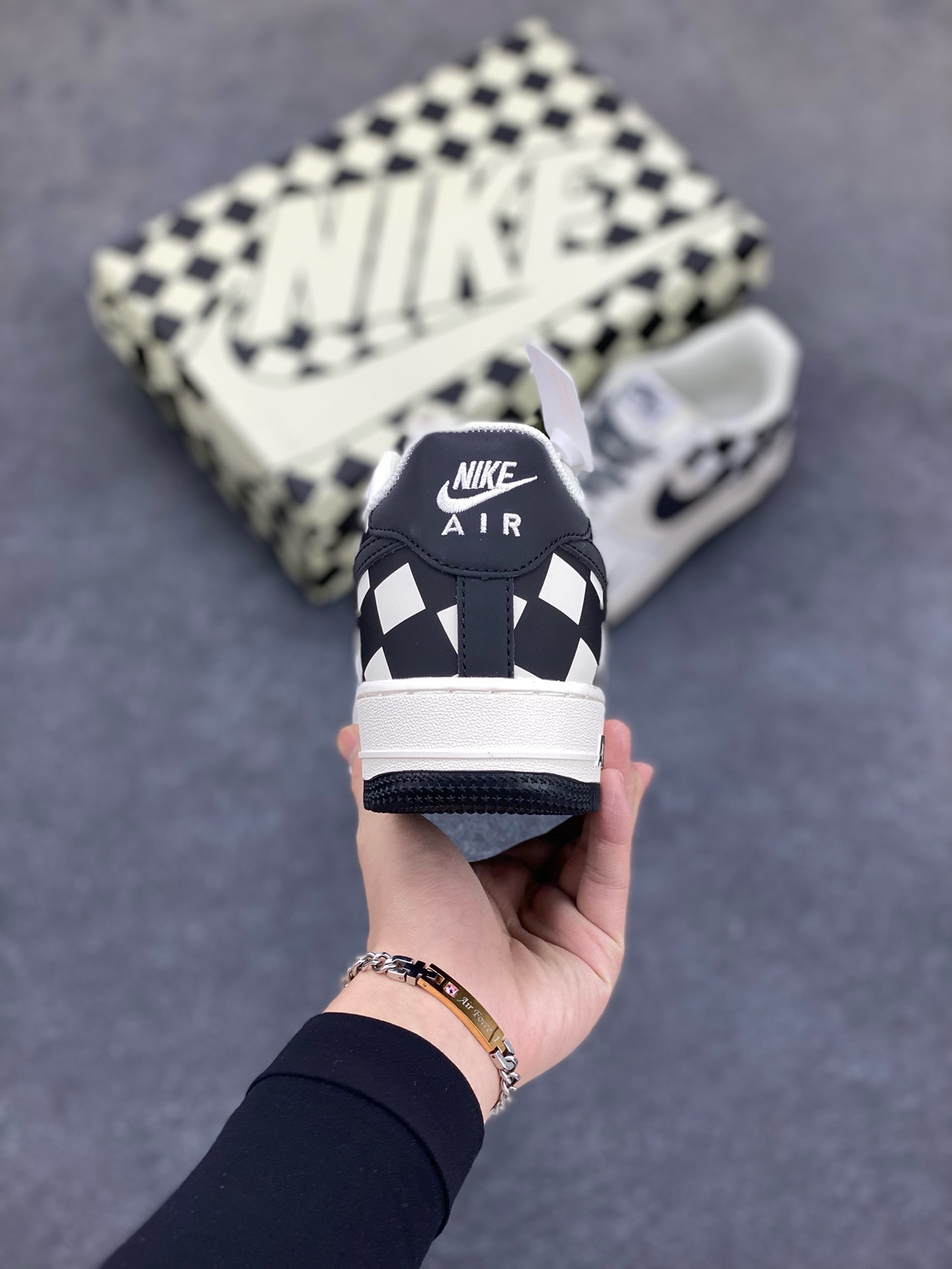 图片[4]-福利特价  Nike Air Force 1 Low \’07 “方块米白黑”低帮空军一号休闲板鞋 定制皮料 原楦原纸板 正品NFC感应芯片 纯正版型 清洁度完美 内置全掌气垫 货号：GZ5688-066 尺码：36 36.5 37.5 38 38.5 39 40 40.5 41 42 42.5 43 44 44.5 45-选品中心