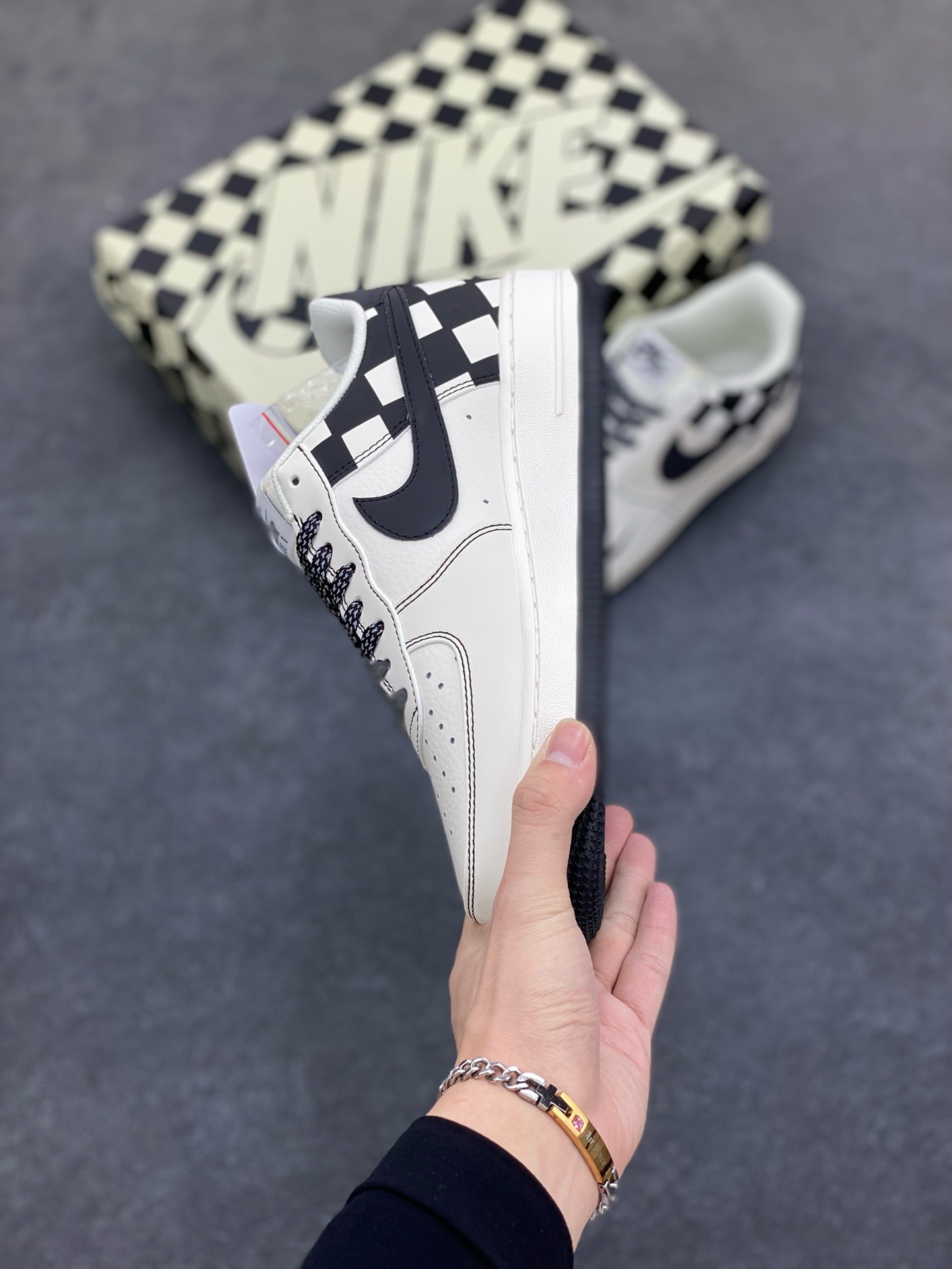 图片[3]-福利特价  Nike Air Force 1 Low \’07 “方块米白黑”低帮空军一号休闲板鞋 定制皮料 原楦原纸板 正品NFC感应芯片 纯正版型 清洁度完美 内置全掌气垫 货号：GZ5688-066 尺码：36 36.5 37.5 38 38.5 39 40 40.5 41 42 42.5 43 44 44.5 45-选品中心