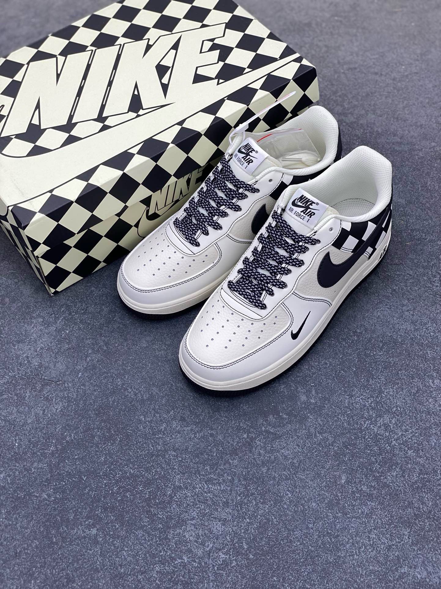 图片[8]-福利特价  Nike Air Force 1 Low \’07 “方块米白黑”低帮空军一号休闲板鞋 定制皮料 原楦原纸板 正品NFC感应芯片 纯正版型 清洁度完美 内置全掌气垫 货号：GZ5688-066 尺码：36 36.5 37.5 38 38.5 39 40 40.5 41 42 42.5 43 44 44.5 45-选品中心