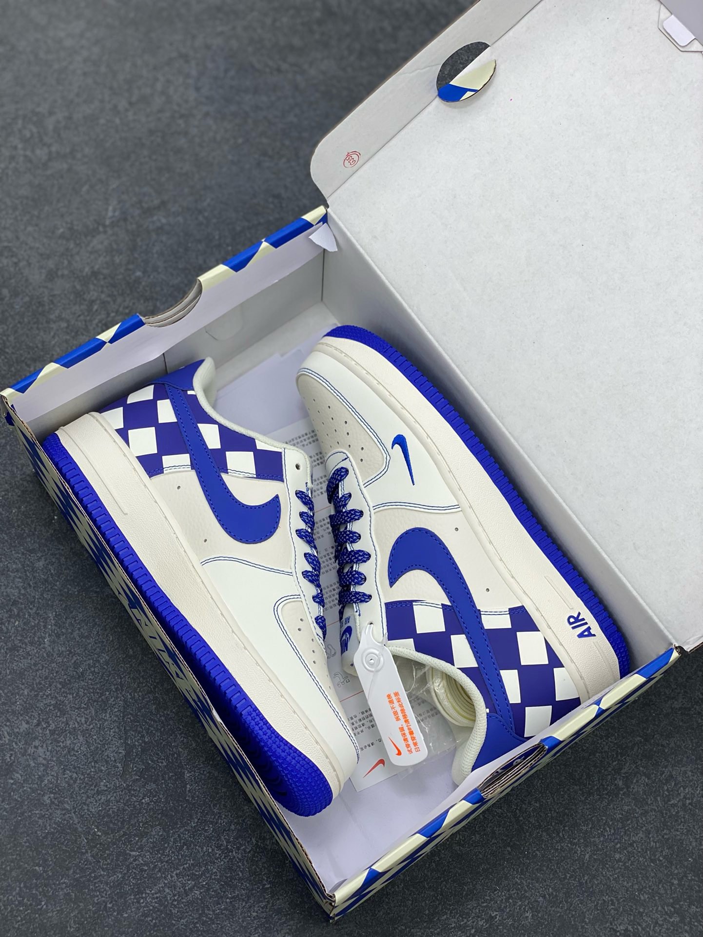图片[9]-福利特价  Nike Air Force 1 Low \’07 “方块米白宝蓝”低帮空军一号休闲板鞋 定制皮料 原楦原纸板 正品NFC感应芯片 纯正版型 清洁度完美 内置全掌气垫 货号：GZ5688-088 尺码：36 36.5 37.5 38 38.5 39 40 40.5 41 42 42.5 43 44 44.5 45-选品中心
