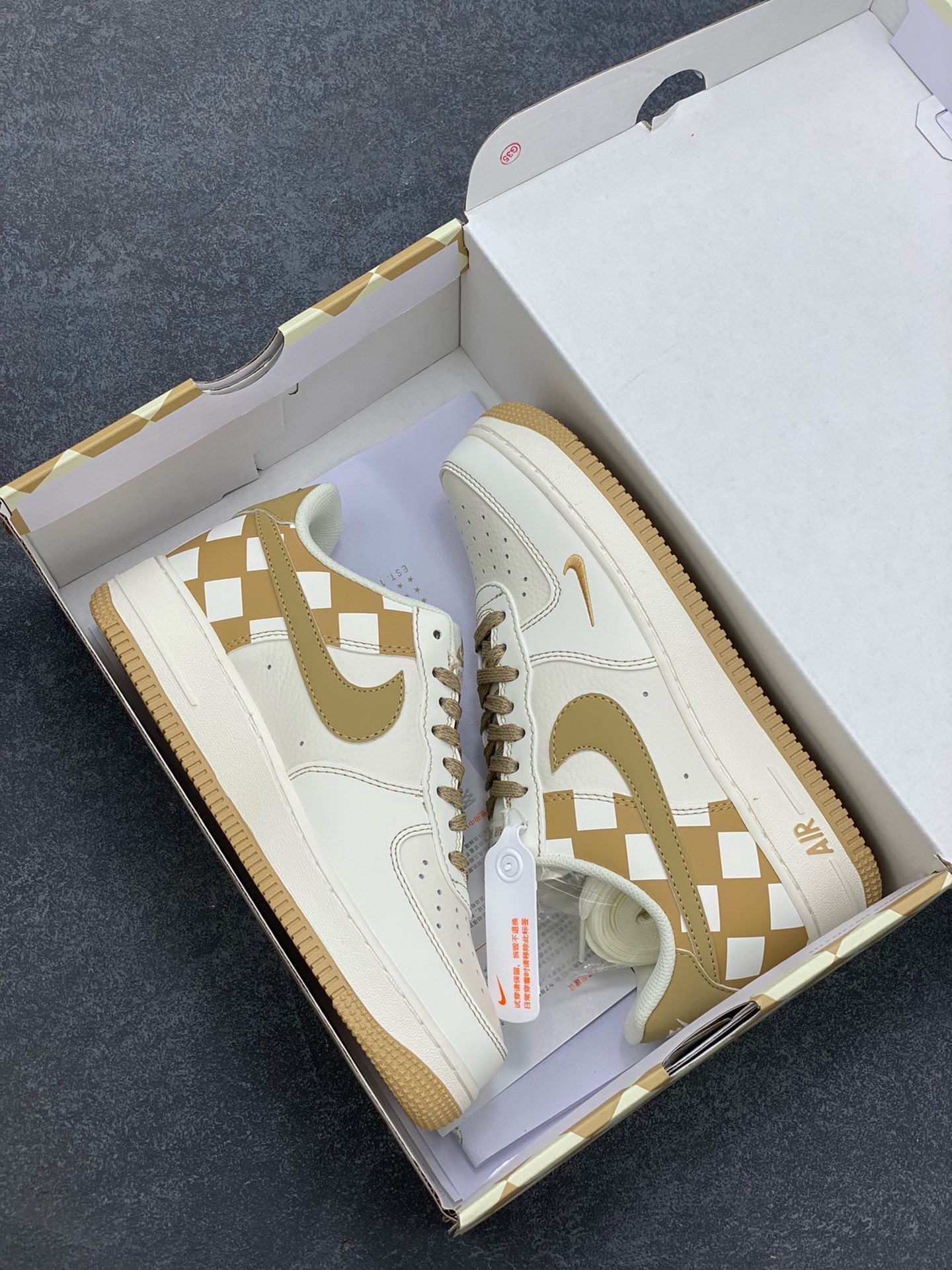 图片[9]-福利特价  Nike Air Force 1 Low \’07 “方块米白金”低帮空军一号休闲板鞋 定制皮料 原楦原纸板 正品NFC感应芯片 纯正版型 清洁度完美 内置全掌气垫 货号：GZ5688-099 尺码：36 36.5 37.5 38 38.5 39 40 40.5 41 42 42.5 43 44 44.5 45-选品中心