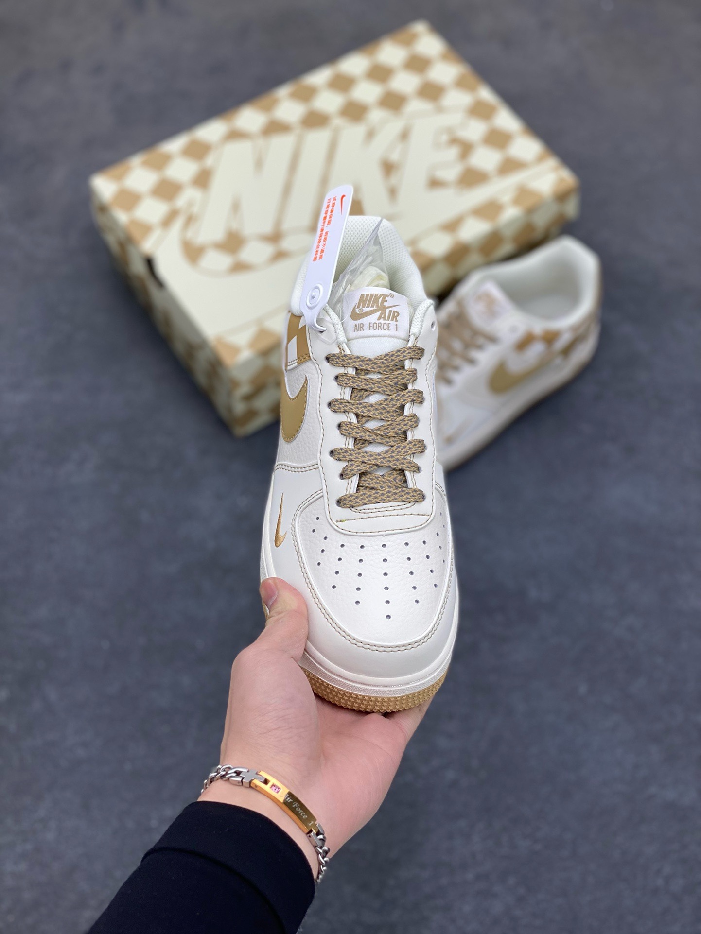 图片[2]-福利特价  Nike Air Force 1 Low \’07 “方块米白金”低帮空军一号休闲板鞋 定制皮料 原楦原纸板 正品NFC感应芯片 纯正版型 清洁度完美 内置全掌气垫 货号：GZ5688-099 尺码：36 36.5 37.5 38 38.5 39 40 40.5 41 42 42.5 43 44 44.5 45-选品中心