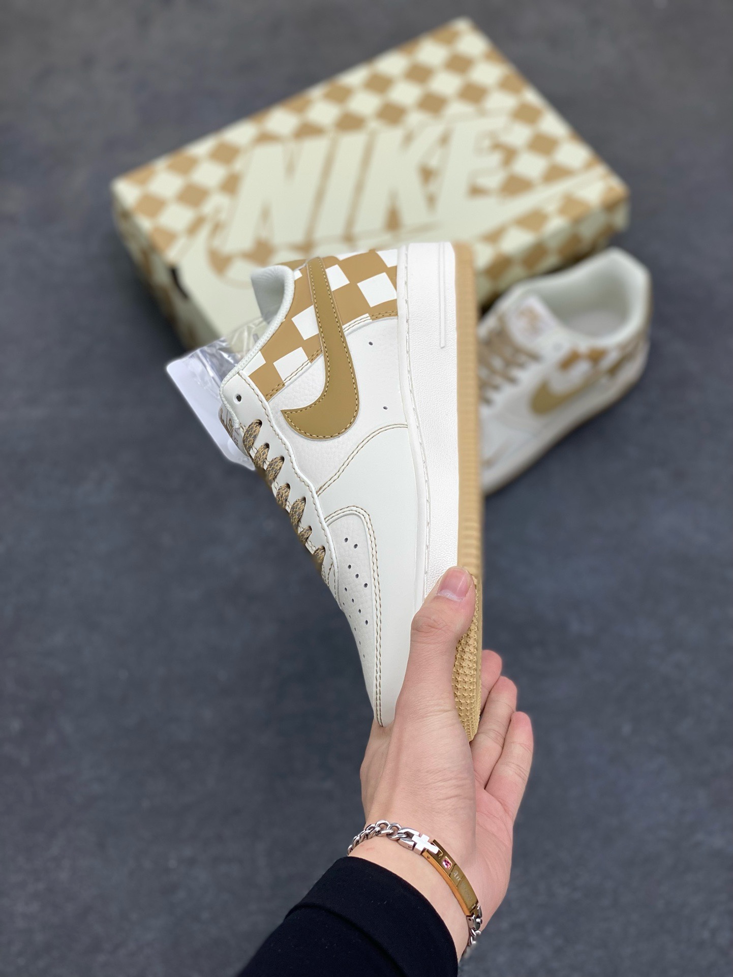 图片[3]-福利特价  Nike Air Force 1 Low \’07 “方块米白金”低帮空军一号休闲板鞋 定制皮料 原楦原纸板 正品NFC感应芯片 纯正版型 清洁度完美 内置全掌气垫 货号：GZ5688-099 尺码：36 36.5 37.5 38 38.5 39 40 40.5 41 42 42.5 43 44 44.5 45-选品中心