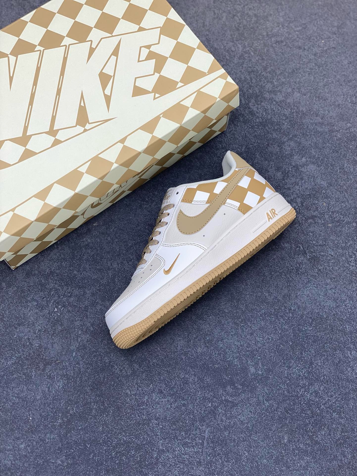 图片[7]-福利特价  Nike Air Force 1 Low \’07 “方块米白金”低帮空军一号休闲板鞋 定制皮料 原楦原纸板 正品NFC感应芯片 纯正版型 清洁度完美 内置全掌气垫 货号：GZ5688-099 尺码：36 36.5 37.5 38 38.5 39 40 40.5 41 42 42.5 43 44 44.5 45-选品中心