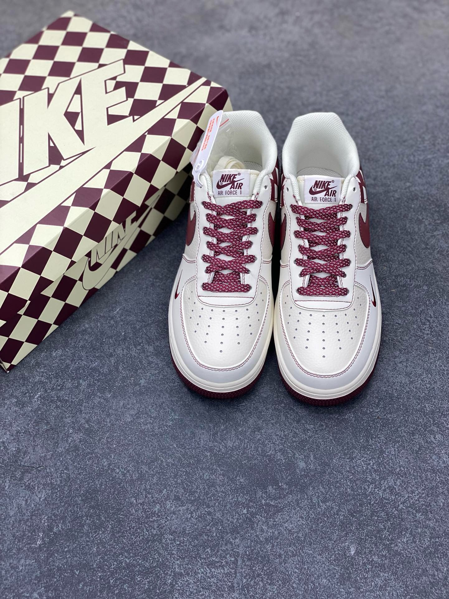 图片[8]-福利特价  Nike Air Force 1 Low \’07 “方块米白红”低帮空军一号休闲板鞋 定制皮料 原楦原纸板 正品NFC感应芯片 纯正版型 清洁度完美 内置全掌气垫 货号：GZ5688-055 尺码：36 36.5 37.5 38 38.5 39 40 40.5 41 42 42.5 43 44 44.5 45-选品中心