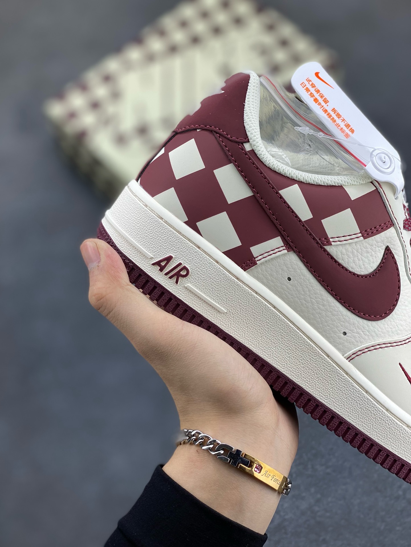 图片[6]-福利特价  Nike Air Force 1 Low \’07 “方块米白红”低帮空军一号休闲板鞋 定制皮料 原楦原纸板 正品NFC感应芯片 纯正版型 清洁度完美 内置全掌气垫 货号：GZ5688-055 尺码：36 36.5 37.5 38 38.5 39 40 40.5 41 42 42.5 43 44 44.5 45-选品中心