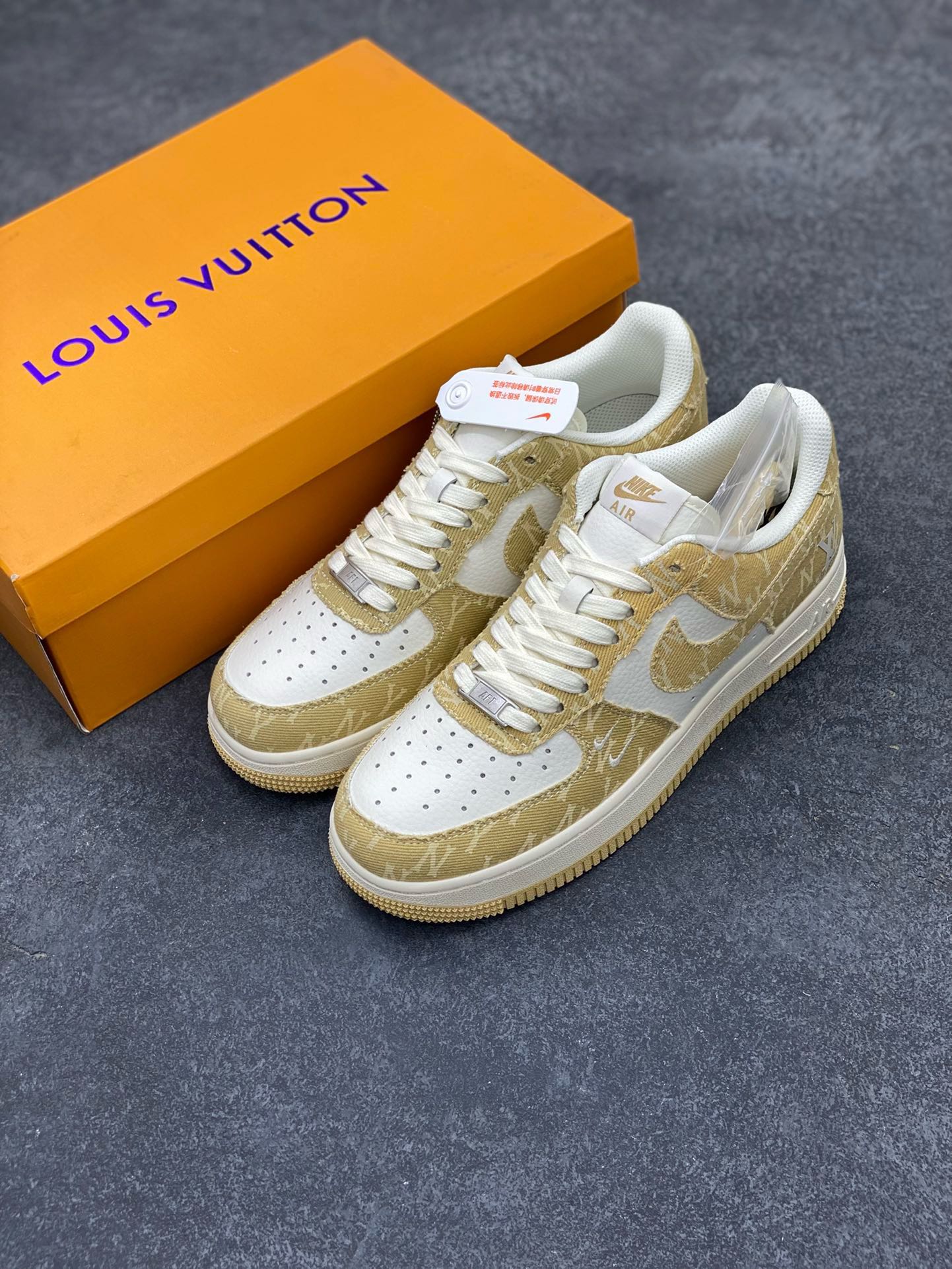 图片[8]-福利特价 NIke Air Force 1 \’07 Low “LV联名–卡其双勾”空军一号 低帮 运动鞋 休闲鞋 折边针车 工艺难度大 原楦头原纸板 原装鞋盒 定制五金配件 内置全掌气垫 原厂鞋底 货号：HD1968-027 尺码：36 36.5 37.5 38 38.5 39 40 40.5 41 42 42.5 43 44 44.5 45-选品中心