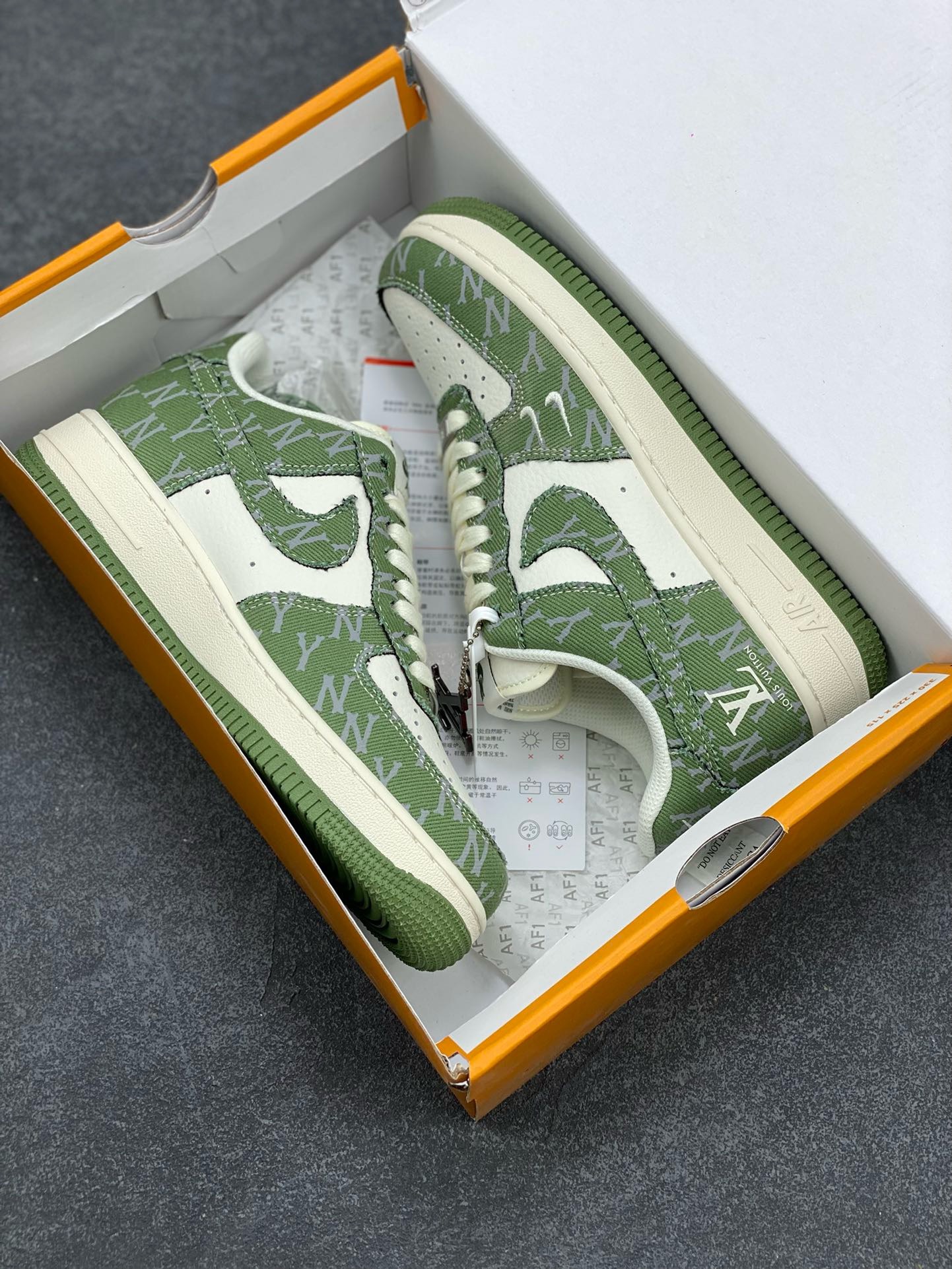 图片[9]-福利特价 NIke Air Force 1 \’07 Low “LV联名–荷叶绿”空军一号 低帮 运动鞋 休闲鞋 折边针车 工艺难度大 原楦头原纸板 原装鞋盒 定制五金配件 内置全掌气垫 原厂鞋底 货号：HD1968-029 尺码：36 36.5 37.5 38 38.5 39 40 40.5 41 42 42.5 43 44 44.5 45-选品中心