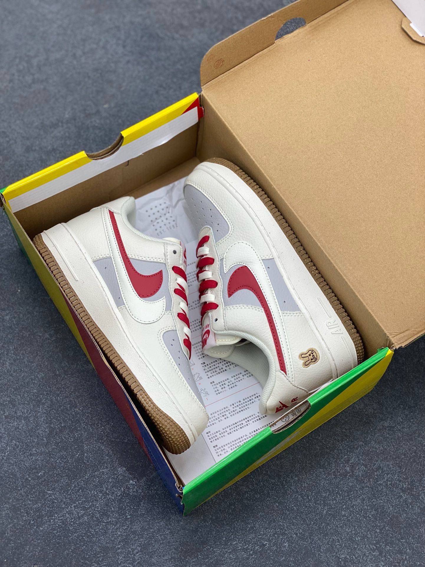 图片[9]-福利特价 小红书爆款  Nike Air Force 1 Low \’07 米白红双勾 空军一号低帮休闲板鞋 定制皮料 原楦原纸板 纯正版型 清洁度完美 内置全掌气垫 货号：CC2569-022 尺码：36 36.5 37.5 38 38.5 39 40 40.5 41 42 42.5 43 44 44.5 45-选品中心