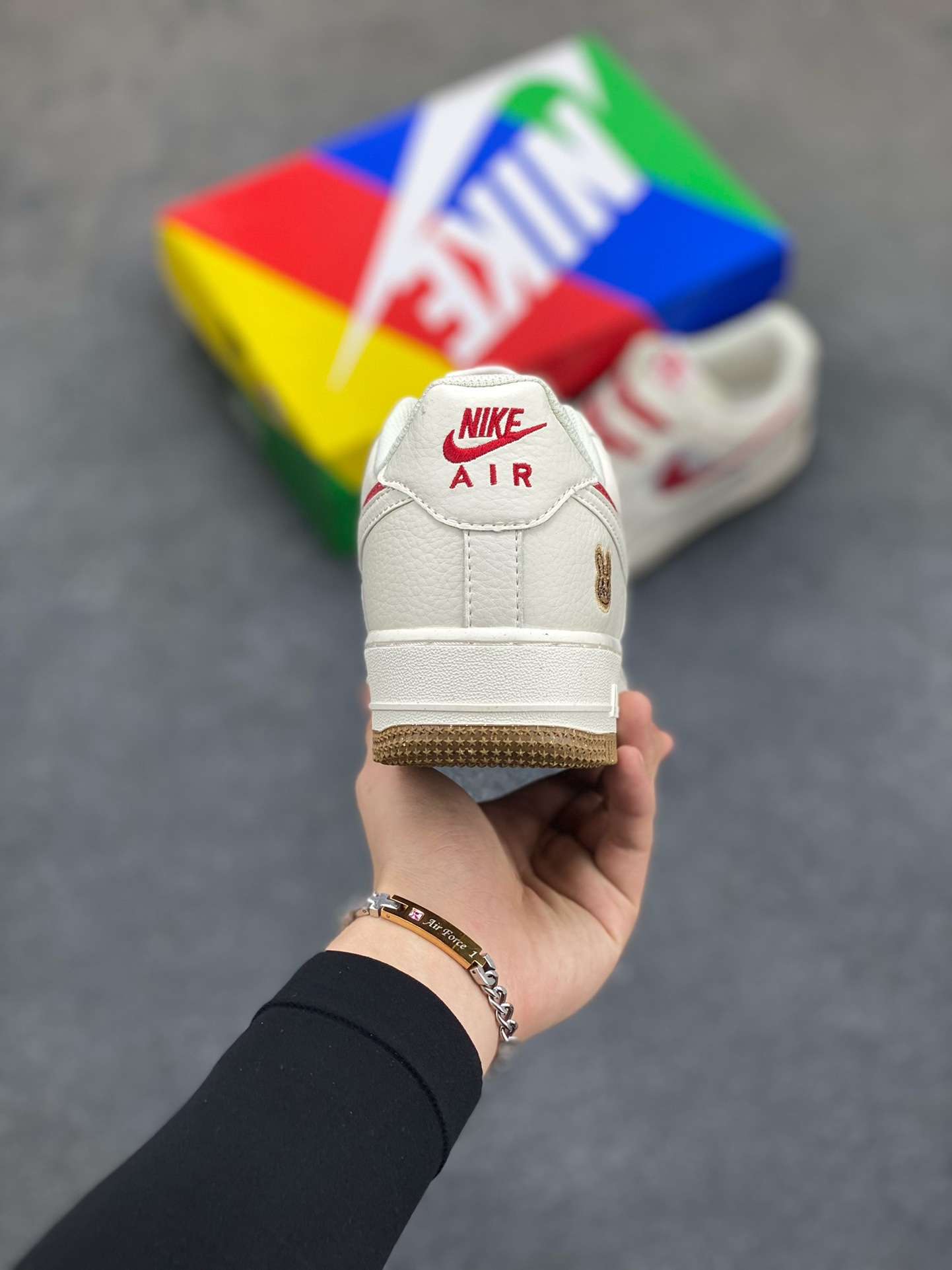 图片[4]-福利特价 小红书爆款  Nike Air Force 1 Low \’07 米白红双勾 空军一号低帮休闲板鞋 定制皮料 原楦原纸板 纯正版型 清洁度完美 内置全掌气垫 货号：CC2569-022 尺码：36 36.5 37.5 38 38.5 39 40 40.5 41 42 42.5 43 44 44.5 45-选品中心