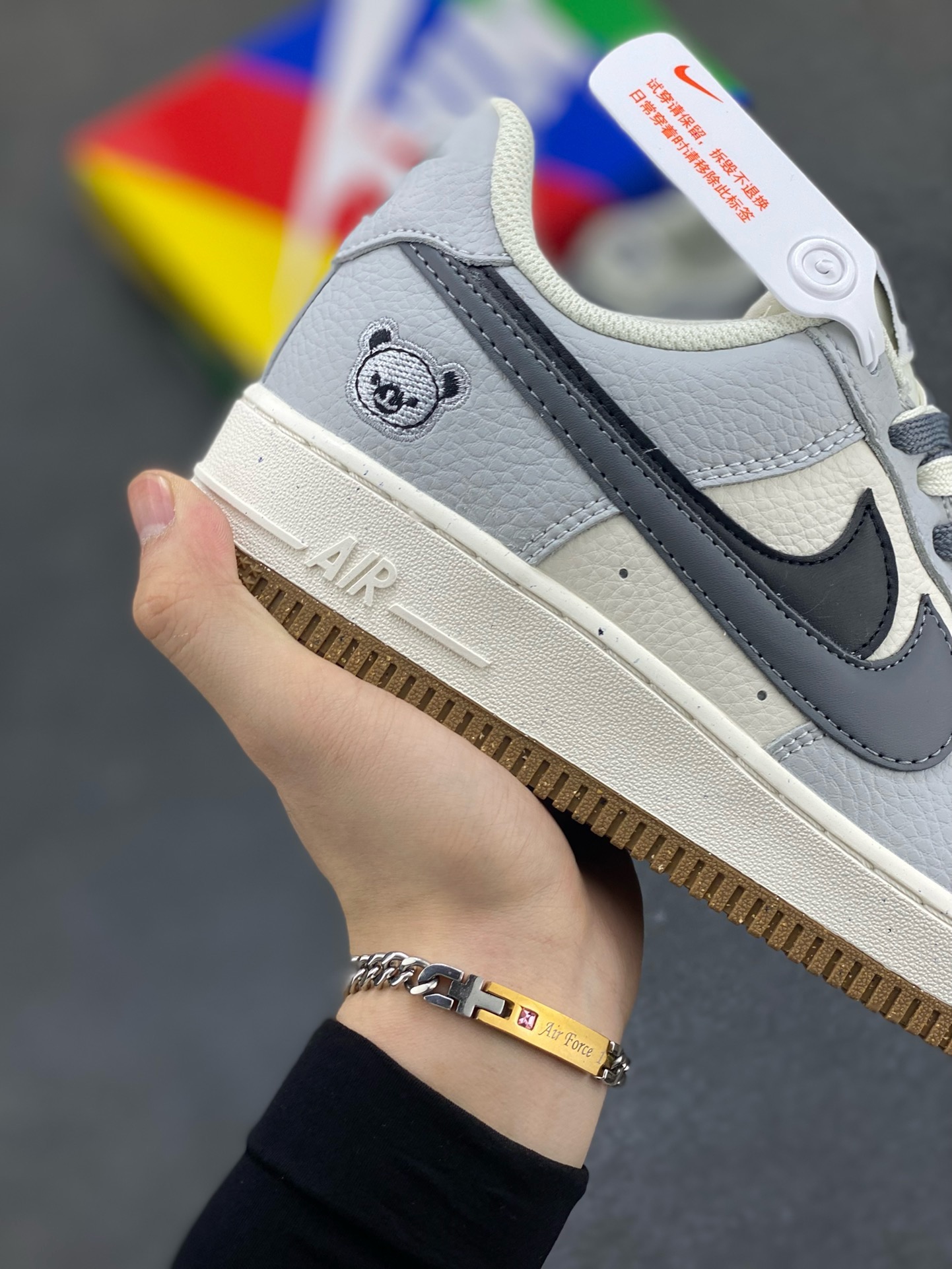 图片[6]-福利特价 小红书爆款  Nike Air Force 1 Low \’07 黑灰小熊双勾 空军一号低帮休闲板鞋 定制皮料 原楦原纸板 纯正版型 清洁度完美 内置全掌气垫 货号：CC2569-033 尺码：36 36.5 37.5 38 38.5 39 40 40.5 41 42 42.5 43 44 44.5 45-选品中心