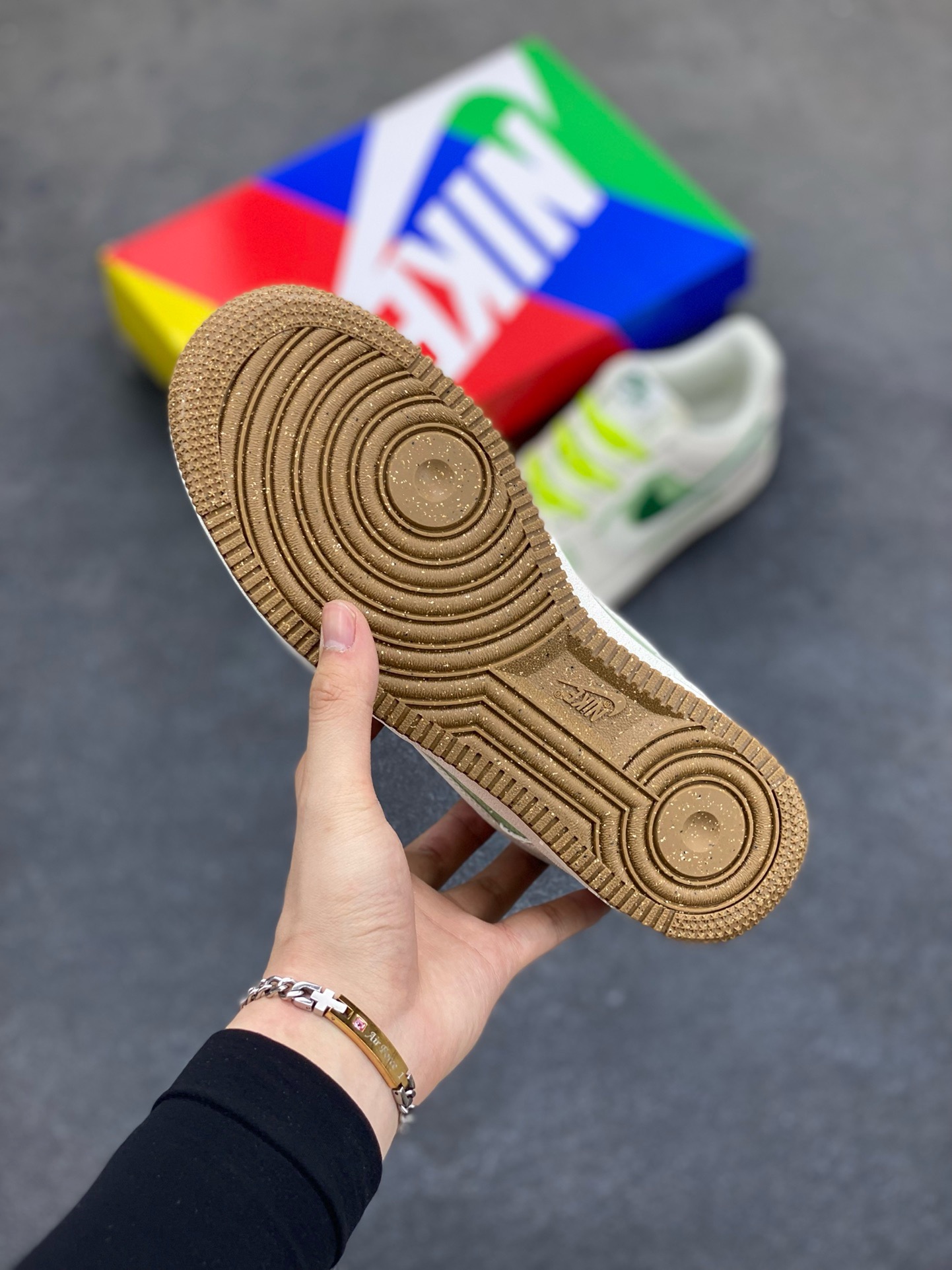 图片[5]-福利特价 小红书爆款  Nike Air Force 1 Low \’07 灰绿 绿野仙踪 双勾 空军一号低帮休闲板鞋 定制皮料 原楦原纸板 纯正版型 清洁度完美 内置全掌气垫 货号：CC2569-055 尺码：36 36.5 37.5 38 38.5 39 40 40.5 41 42 42.5 43 44 44.5 45-选品中心