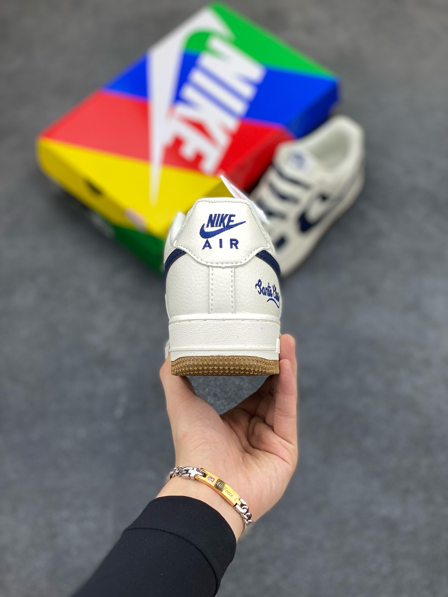 图片[4]-福利特价 小红书爆款  Nike Air Force 1 Low \’07 米深蓝 英文双勾 空军一号低帮休闲板鞋 定制皮料 原楦原纸板 纯正版型 清洁度完美 内置全掌气垫 货号：CC2569-066 尺码：36 36.5 37.5 38 38.5 39 40 40.5 41 42 42.5 43 44 44.5 45-选品中心