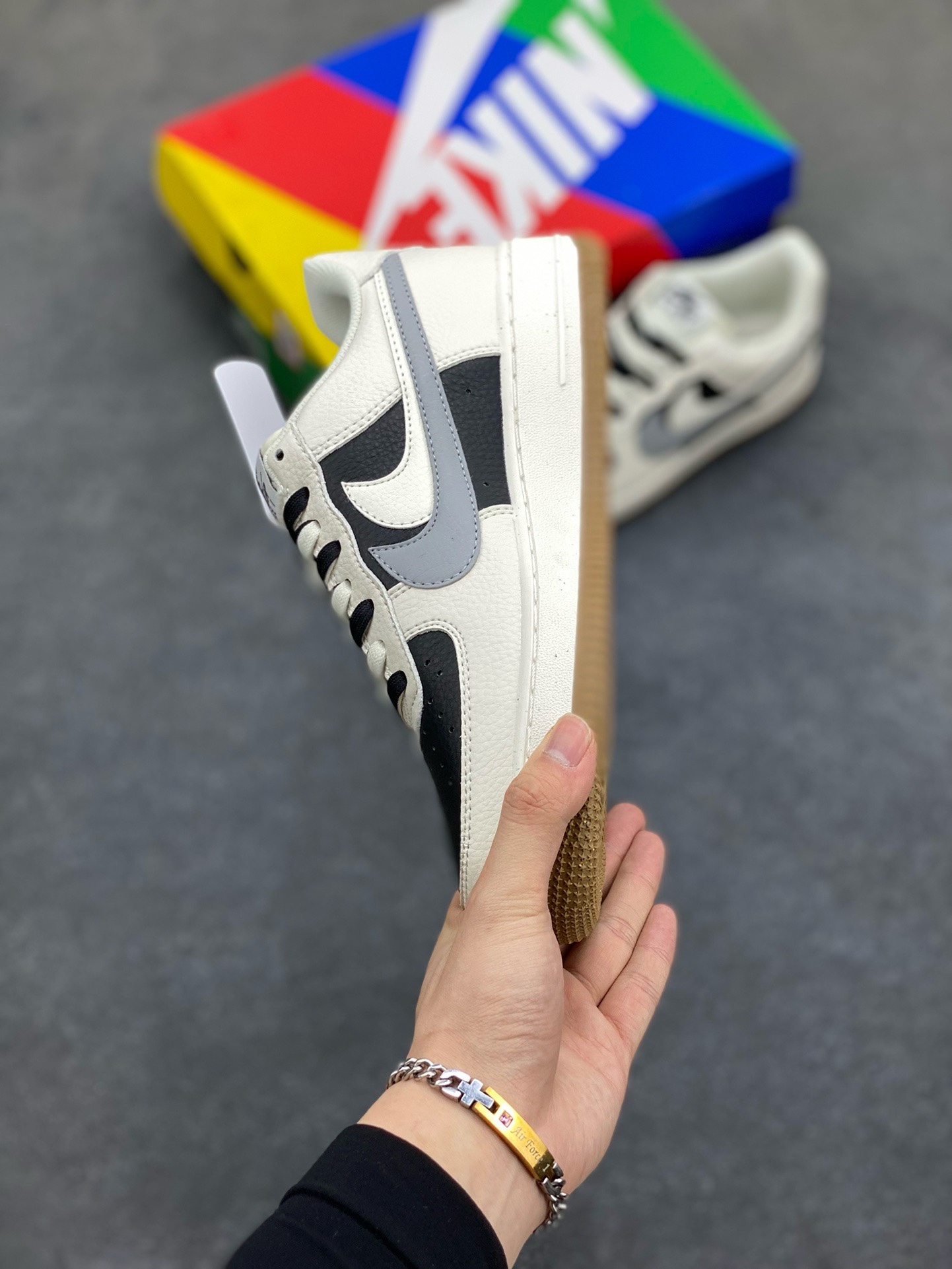 图片[3]-福利特价 小红书爆款  Nike Air Force 1 Low \’07 黑白熊猫双勾 空军一号低帮休闲板鞋 定制皮料 原楦原纸板 纯正版型 清洁度完美 内置全掌气垫 货号：CC2569-077 尺码：36 36.5 37.5 38 38.5 39 40 40.5 41 42 42.5 43 44 44.5 45-选品中心