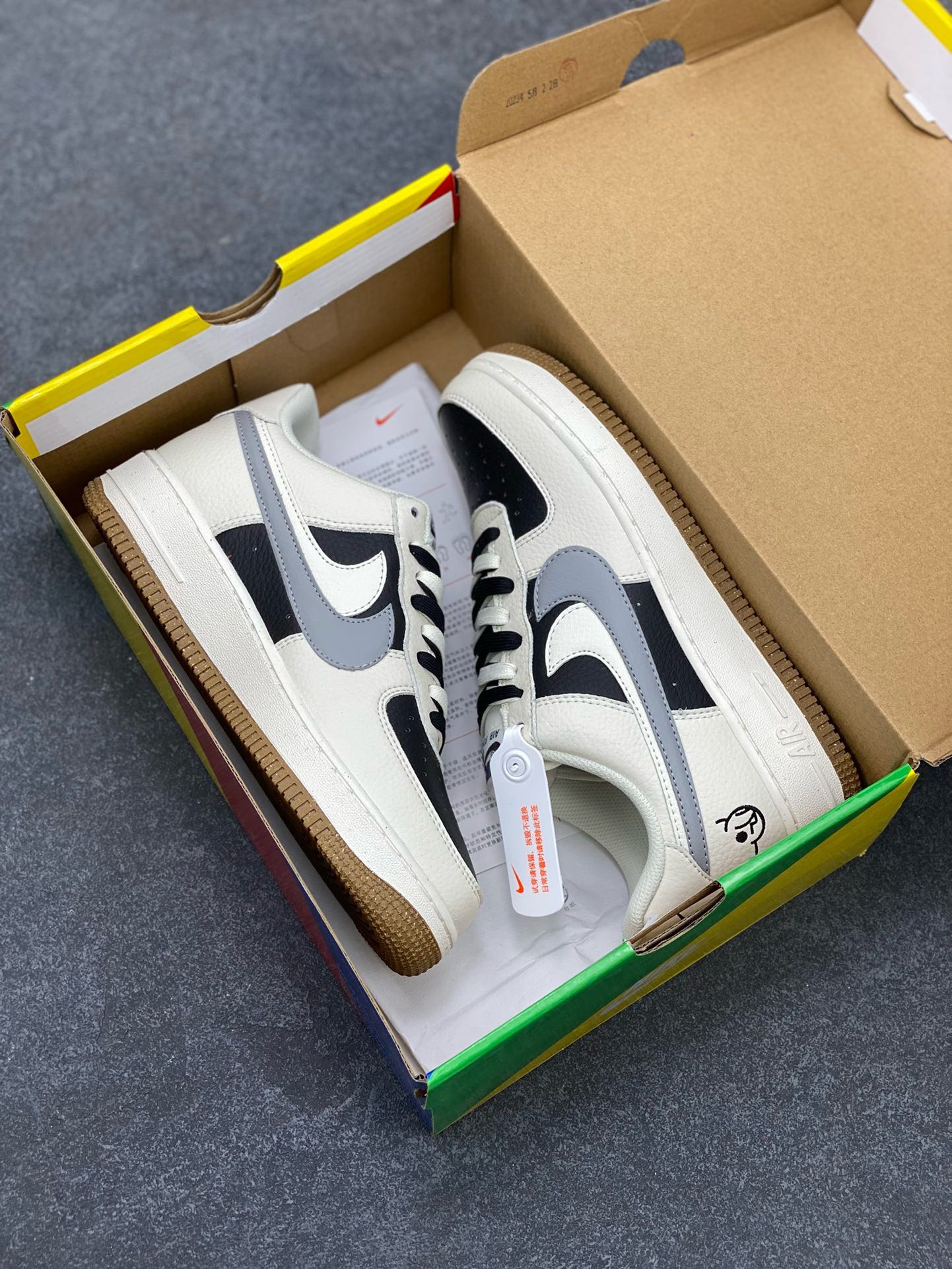 图片[9]-福利特价 小红书爆款  Nike Air Force 1 Low \’07 黑白熊猫双勾 空军一号低帮休闲板鞋 定制皮料 原楦原纸板 纯正版型 清洁度完美 内置全掌气垫 货号：CC2569-077 尺码：36 36.5 37.5 38 38.5 39 40 40.5 41 42 42.5 43 44 44.5 45-选品中心