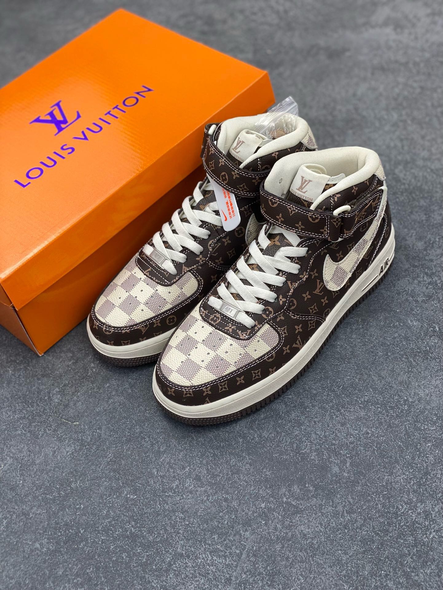 图片[8]-福利特价 NIke Air Force 1 \’07 Low “LV联名–经典棕印花”空军一号 中帮 运动鞋 休闲鞋 折边针车 工艺难度大 原楦头原纸板 原装鞋盒 定制五金配件 内置全掌气垫 原厂鞋底 货号：DV0688-200 尺码：36 36.5 37.5 38 38.5 39 40 40.5 41 42 42.5 43 44 44.5 45-选品中心