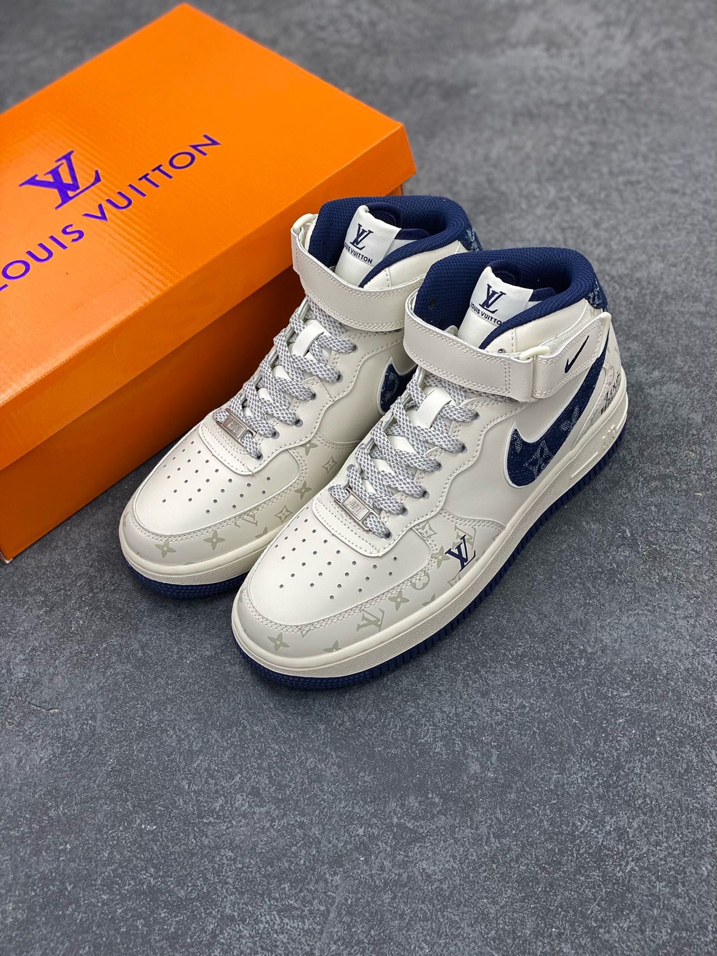 图片[8]-福利特价 NIke Air Force 1 \’07 Low “LV联名–蓝牛仔暗夜精灵”空军一号 中帮 运动鞋 休闲鞋 折边针车 工艺难度大 原楦头原纸板 原装鞋盒 定制五金配件 内置全掌气垫 原厂鞋底 货号：DV9988-400 尺码：36 36.5 37.5 38 38.5 39 40 40.5 41 42 42.5 43 44 44.5 45-选品中心