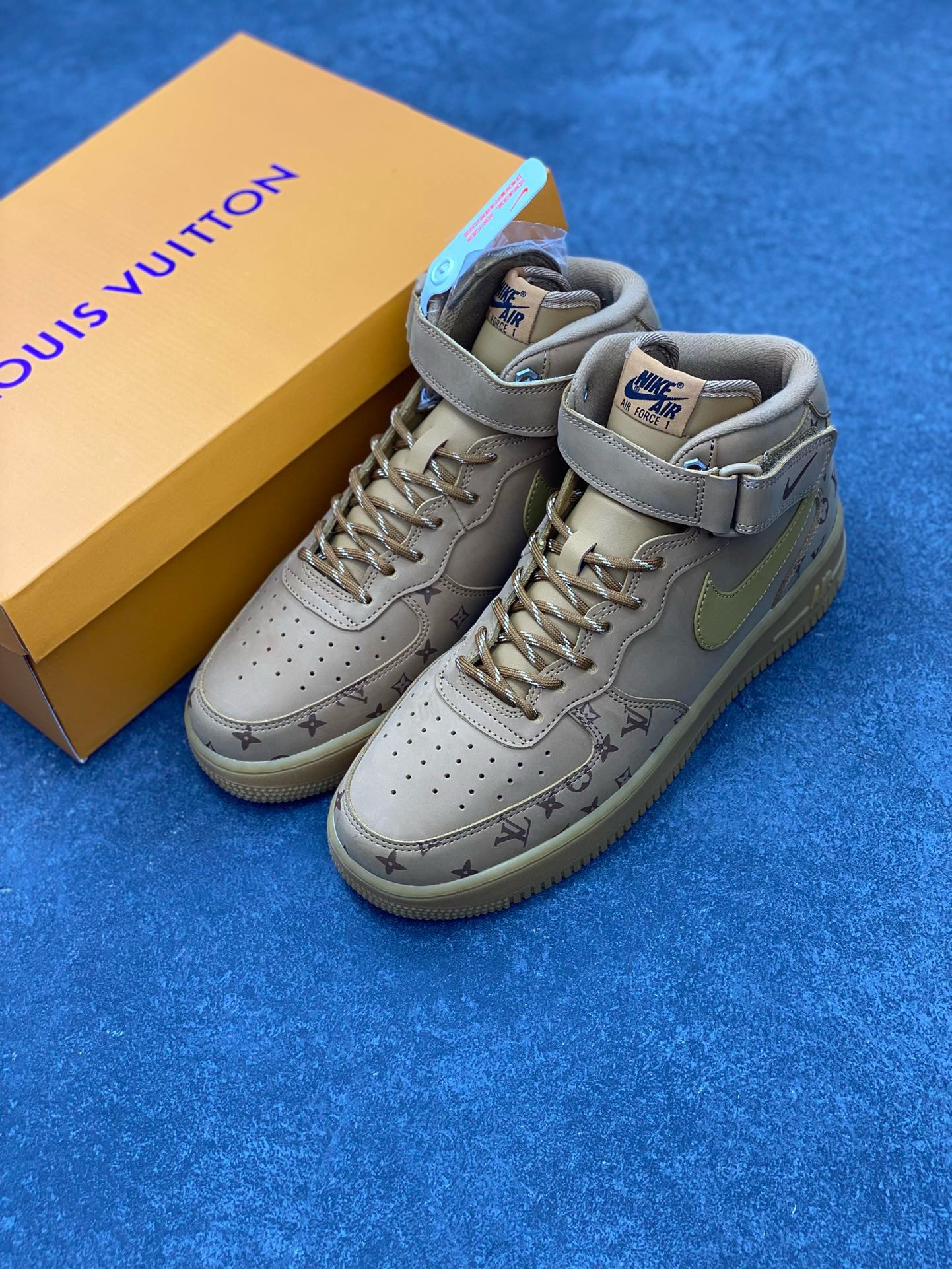 图片[8]-福利特价 NIke Air Force 1 \’07 Low “LV联名–小麦印花”空军一号 中帮 运动鞋 休闲鞋 折边针车 工艺难度大 原楦头原纸板 原装鞋盒 定制五金配件 内置全掌气垫 原厂鞋底 货号：DV9988-500 尺码：36 36.5 37.5 38 38.5 39 40 40.5 41 42 42.5 43 44 44.5 45-选品中心